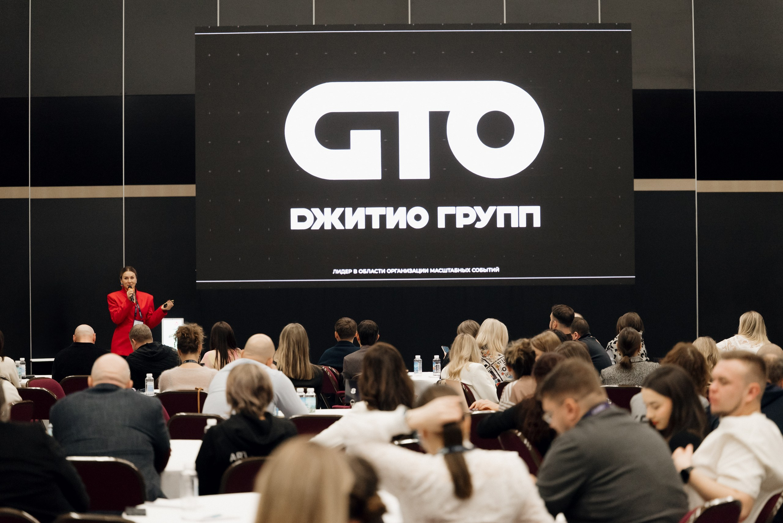 НАОМ. Репортажный фотограф в Санкт-Петербурге Евгений Перевалов