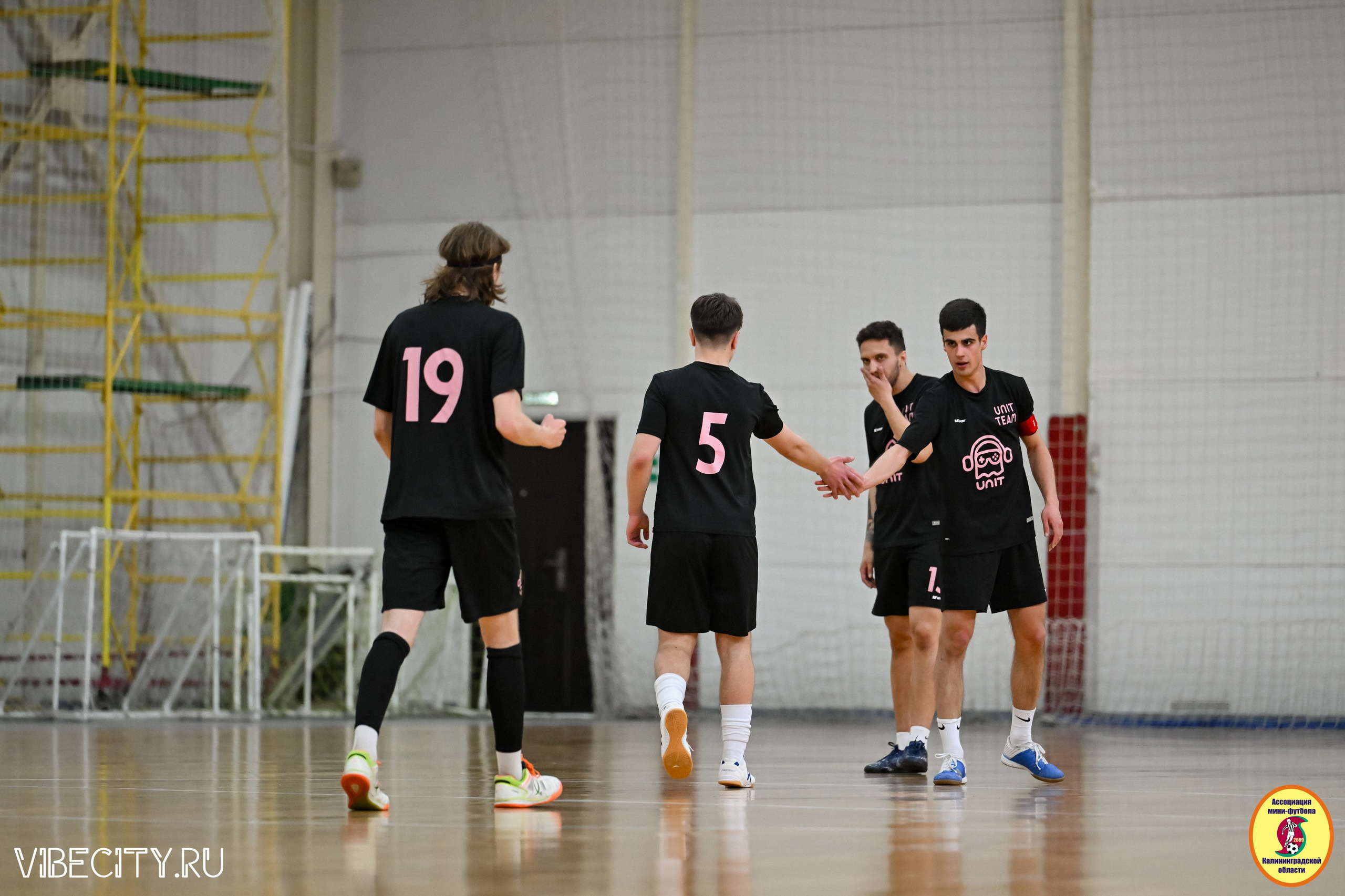 8 тур Корпоративной Бизнес-Лиги по футзалу. VIBECITY.RU Вайб Сити Ру Фоторепортажи Фотоотчеты Калининград