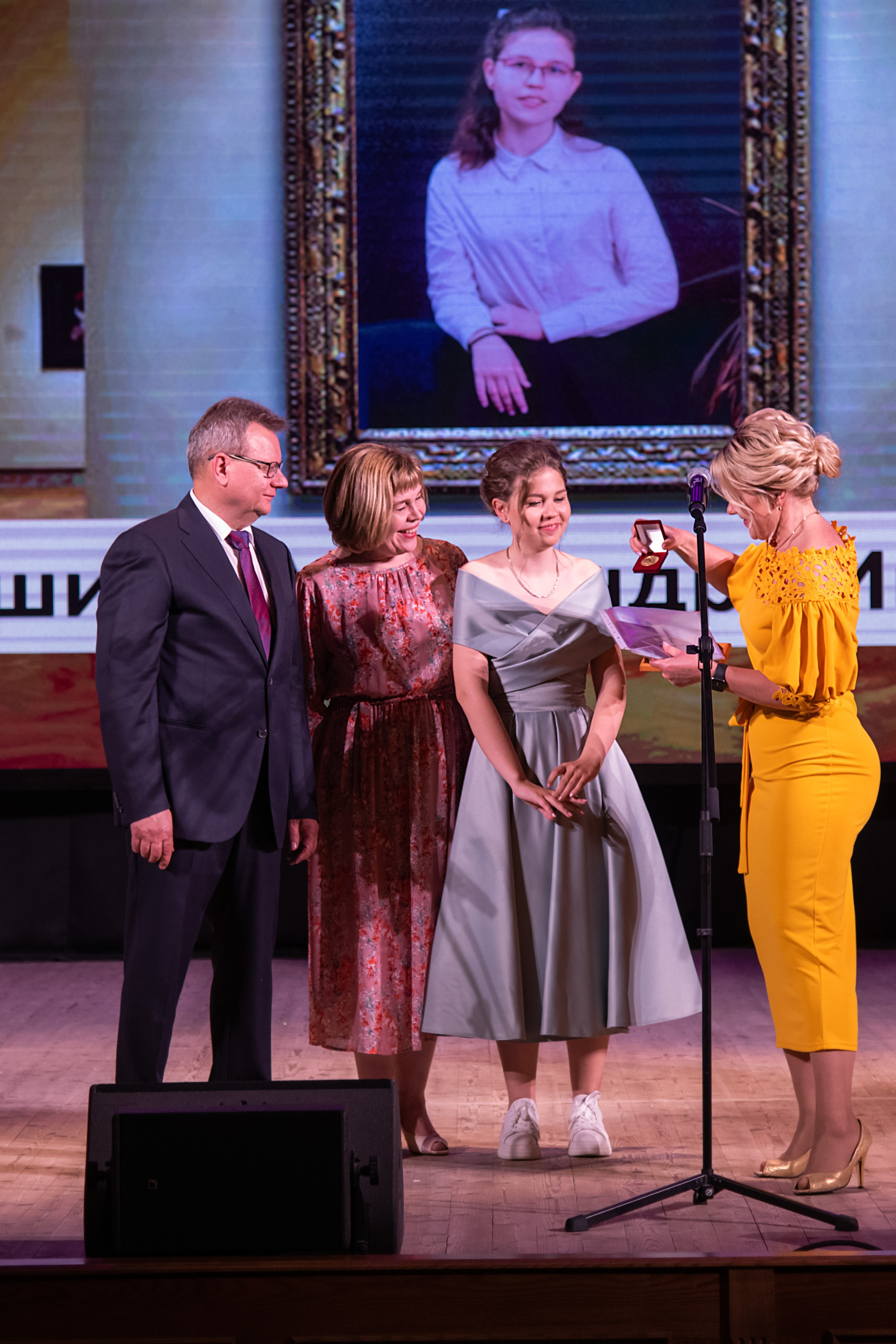 Выпускной вечер Гимназия № 5 Брянск