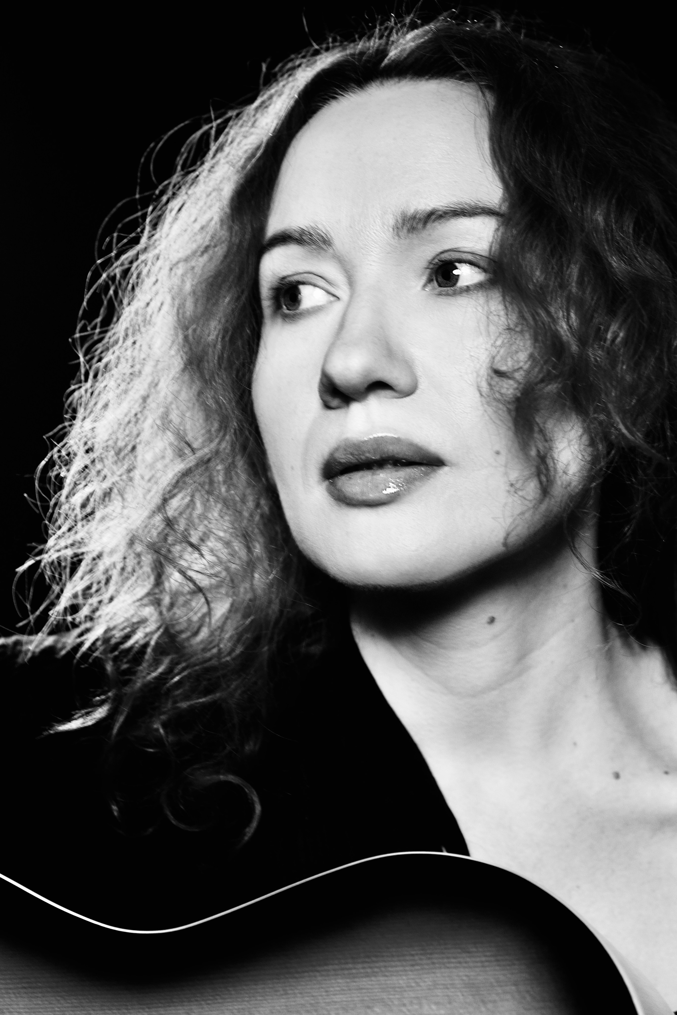 Анастасия. Грустит гитара