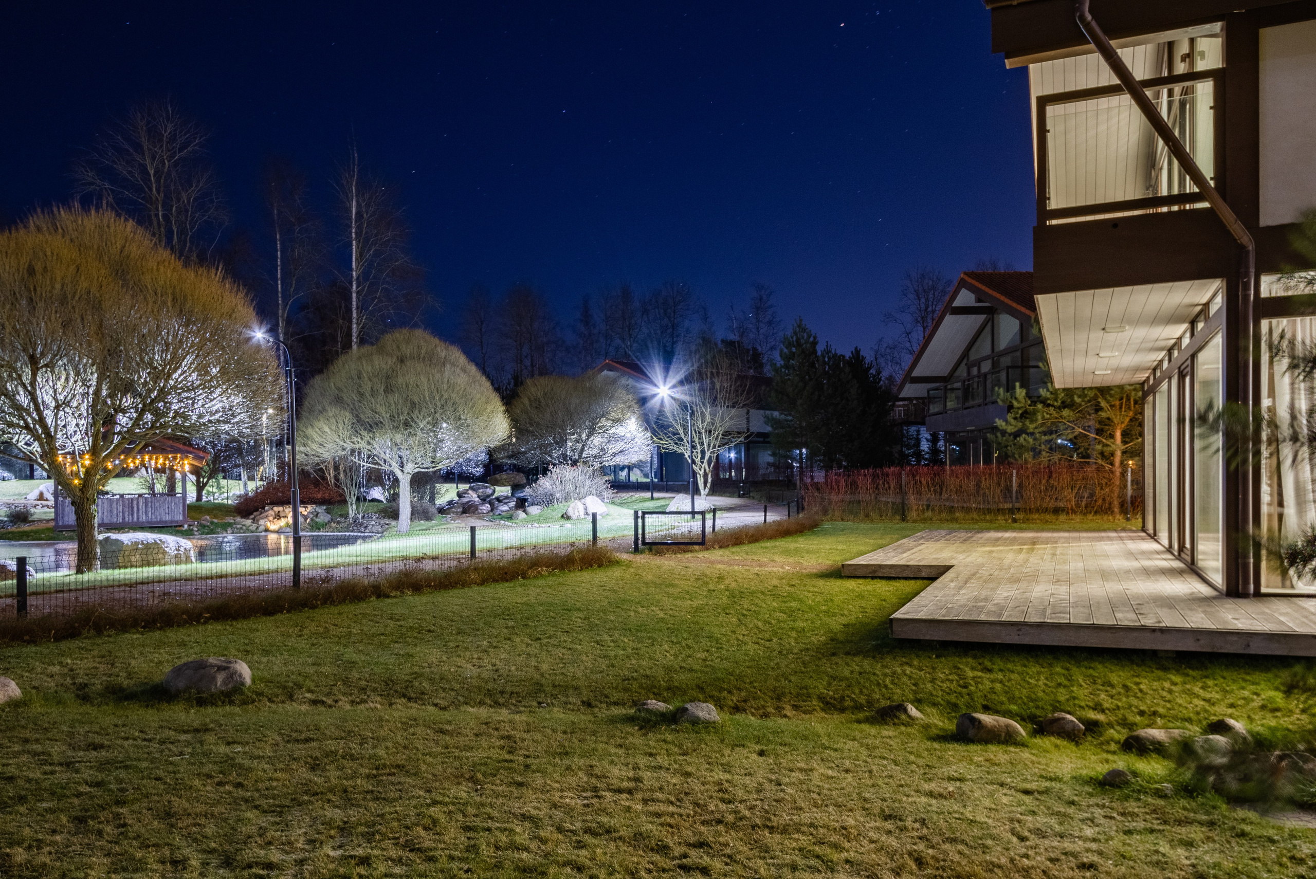 Съемка в вечернее время. Упаковка Недвижимости