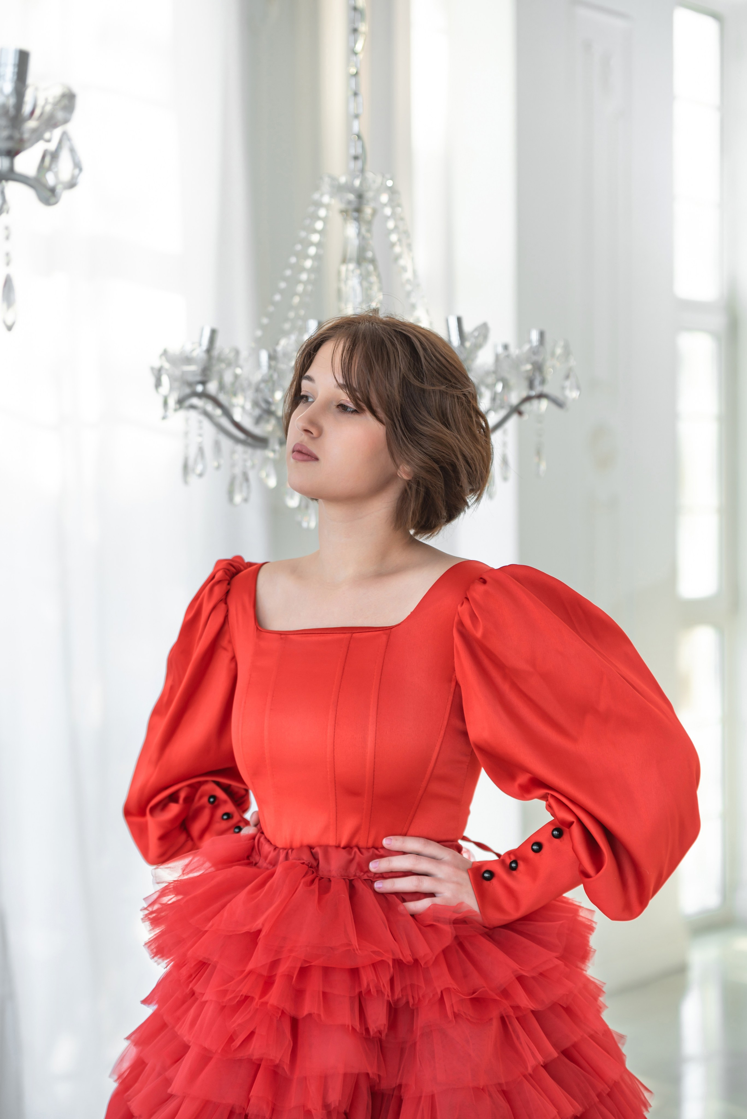 Тур с фотографом на Байкал красная фатиновая юбка каскадом воланами