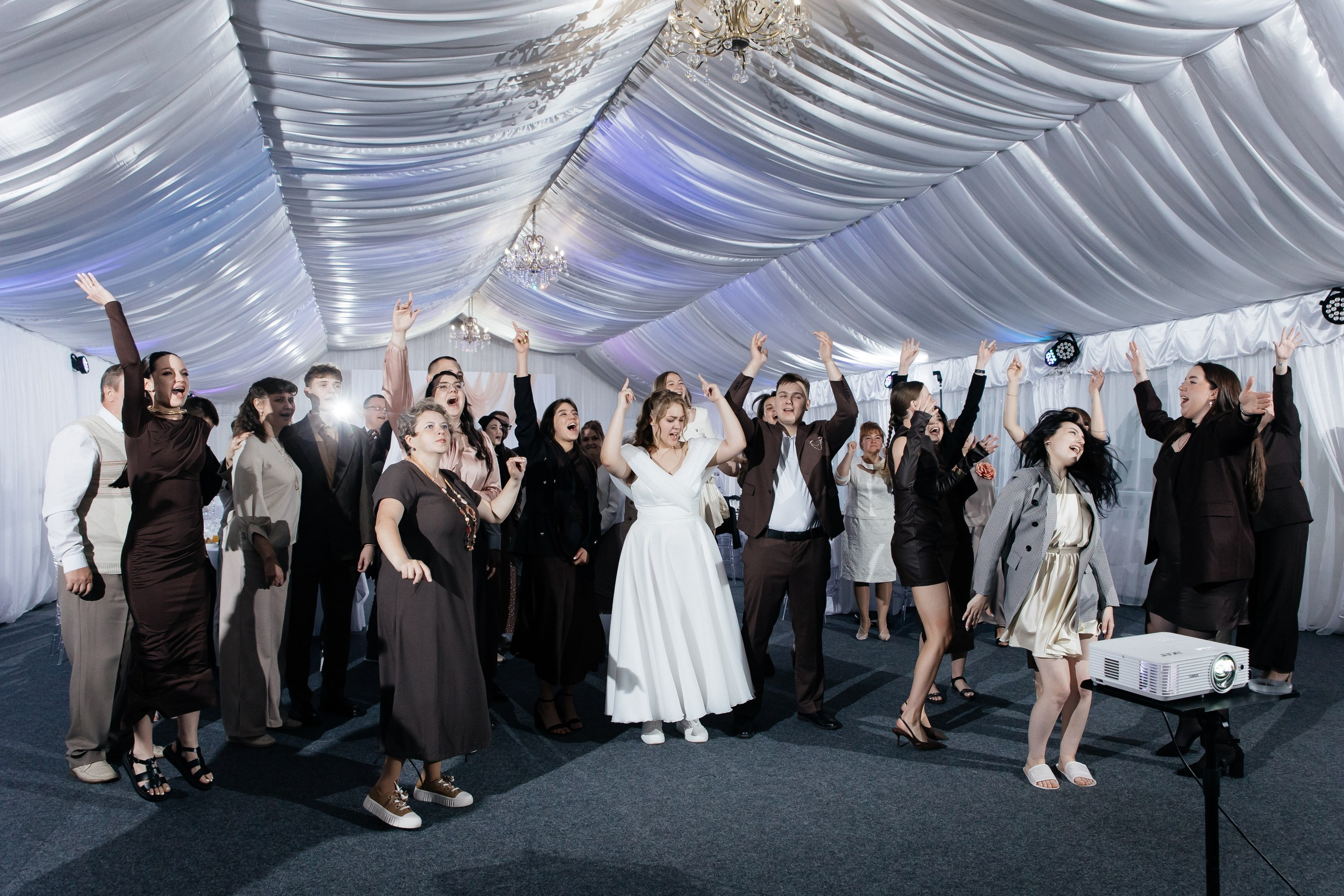 А | А. Любовь, танцы и котики 🐾. Свадебный фотограф Настя Шелл г. Череповец