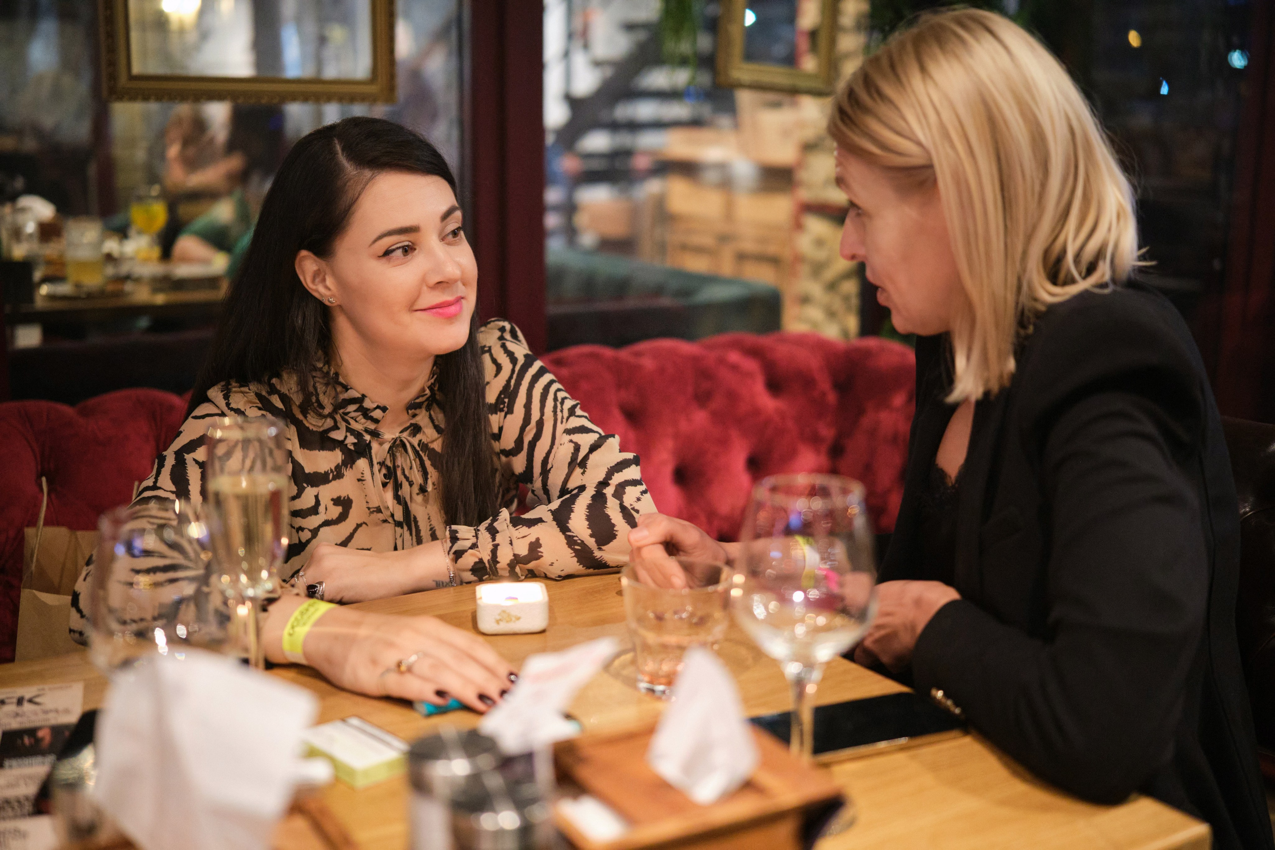 День рождения Наталии в гастропабе Особняк. Репортажный фотограф Дмитрий Литвинский. Минск, Беларусь, мир