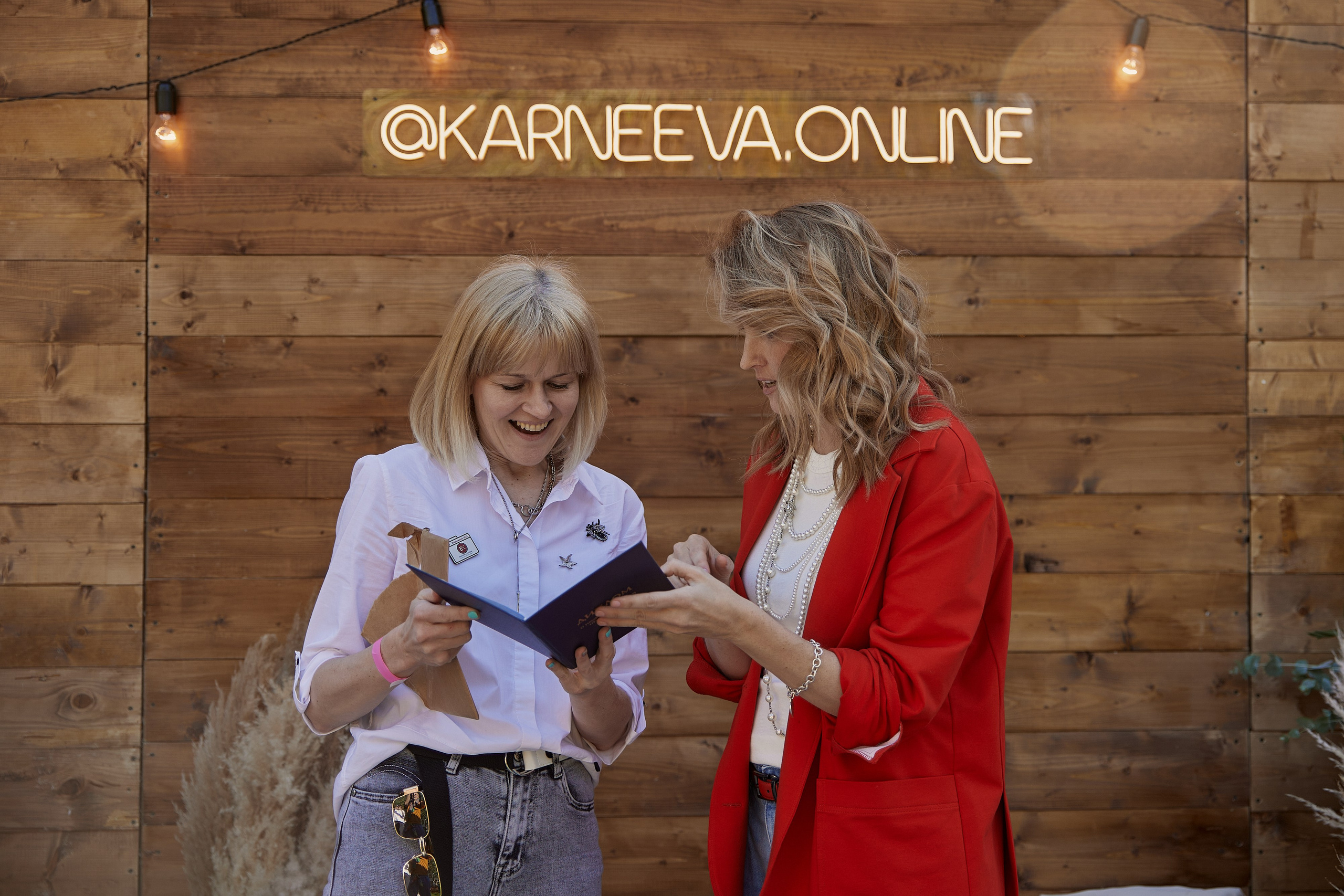 Выпускной Karneeva.online 2024. Репортажный и семейный фотограф Ухова Наталья в Москве