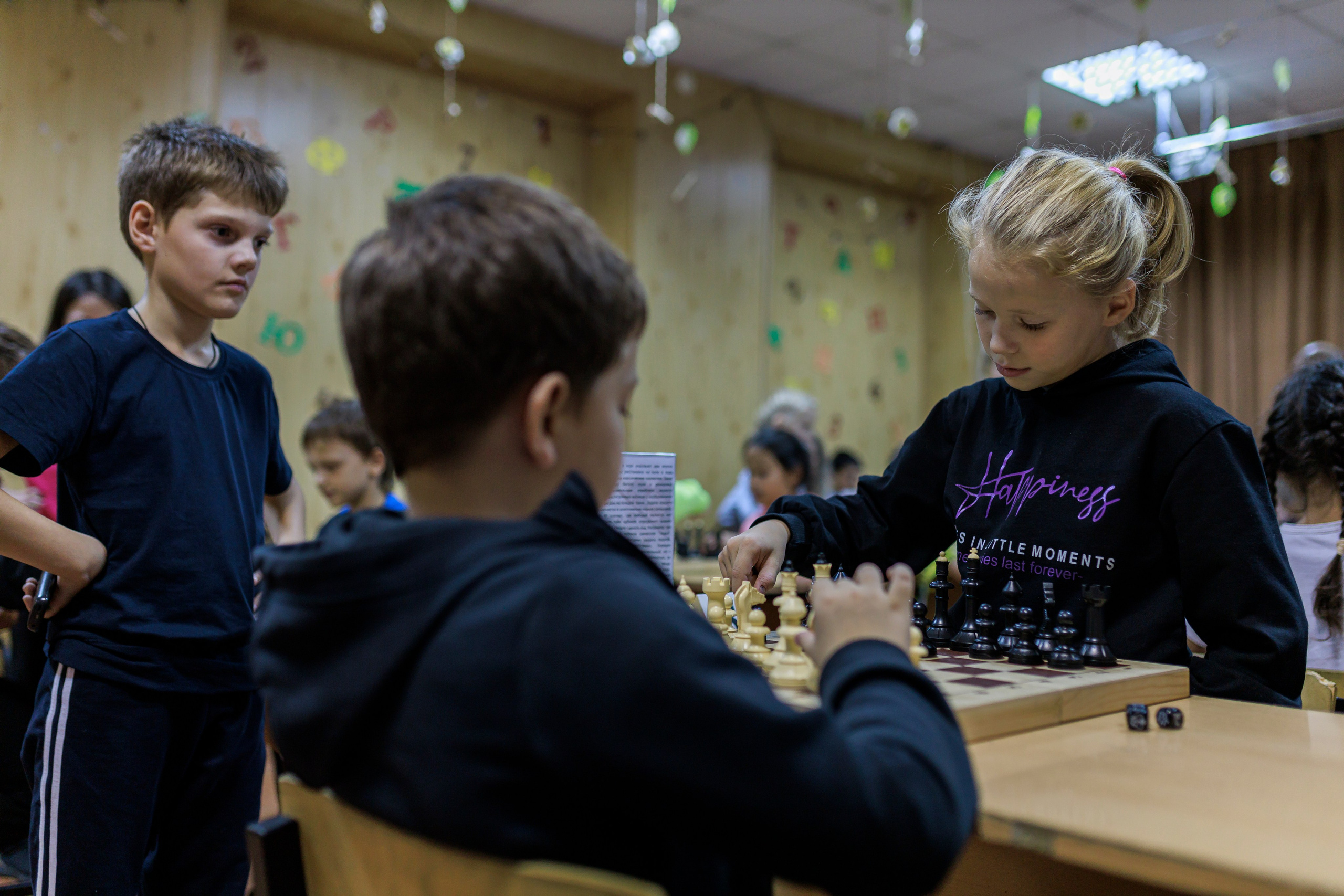 Репортажная сьёмка игры в шахматы в детском доме. Семейный и детский фотограф в Рязани Васюгова Мария