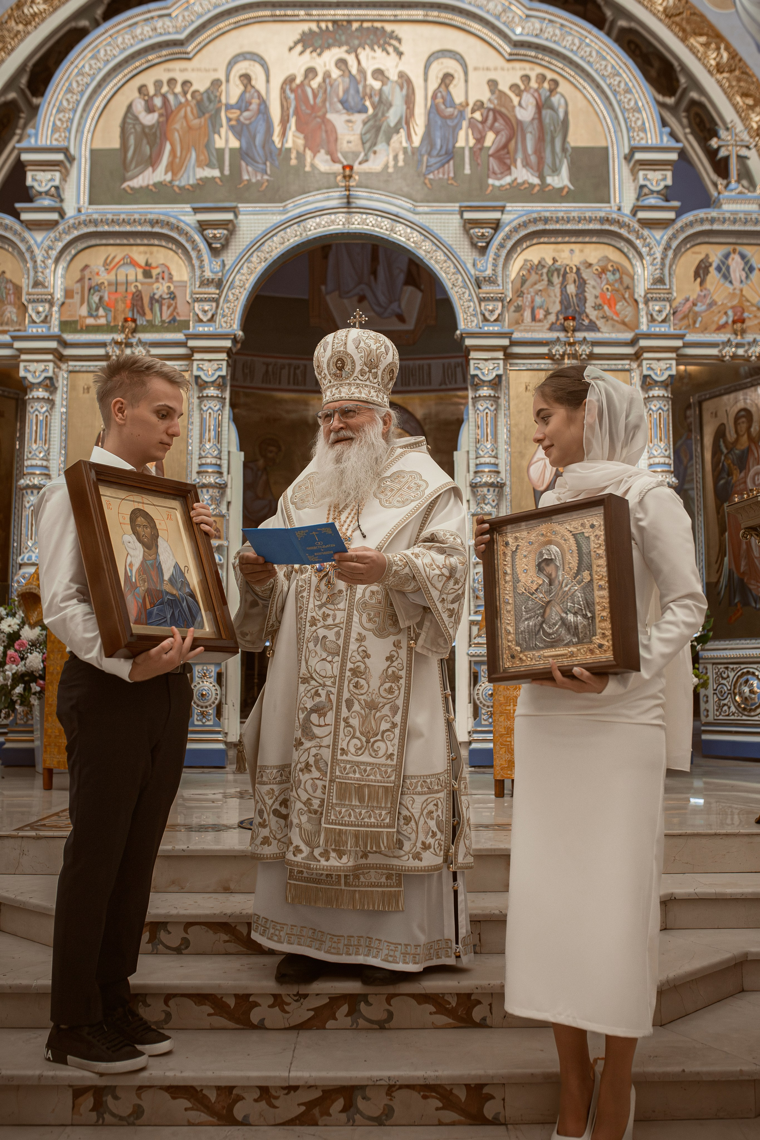 фотография Надежды Исаевой после венчания в Ташкенте