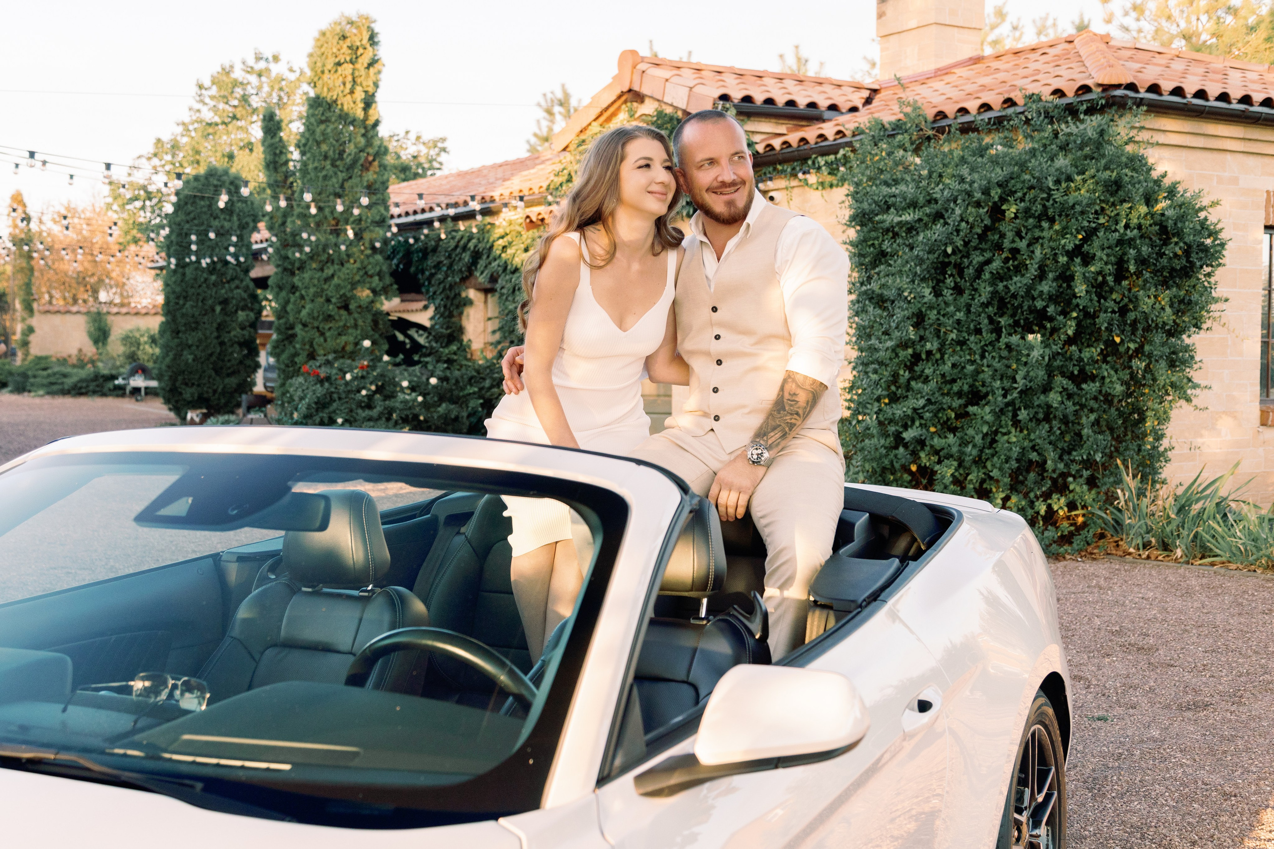 Фотосессия с кабриолетом в городе Ростове для Сергея и Августины