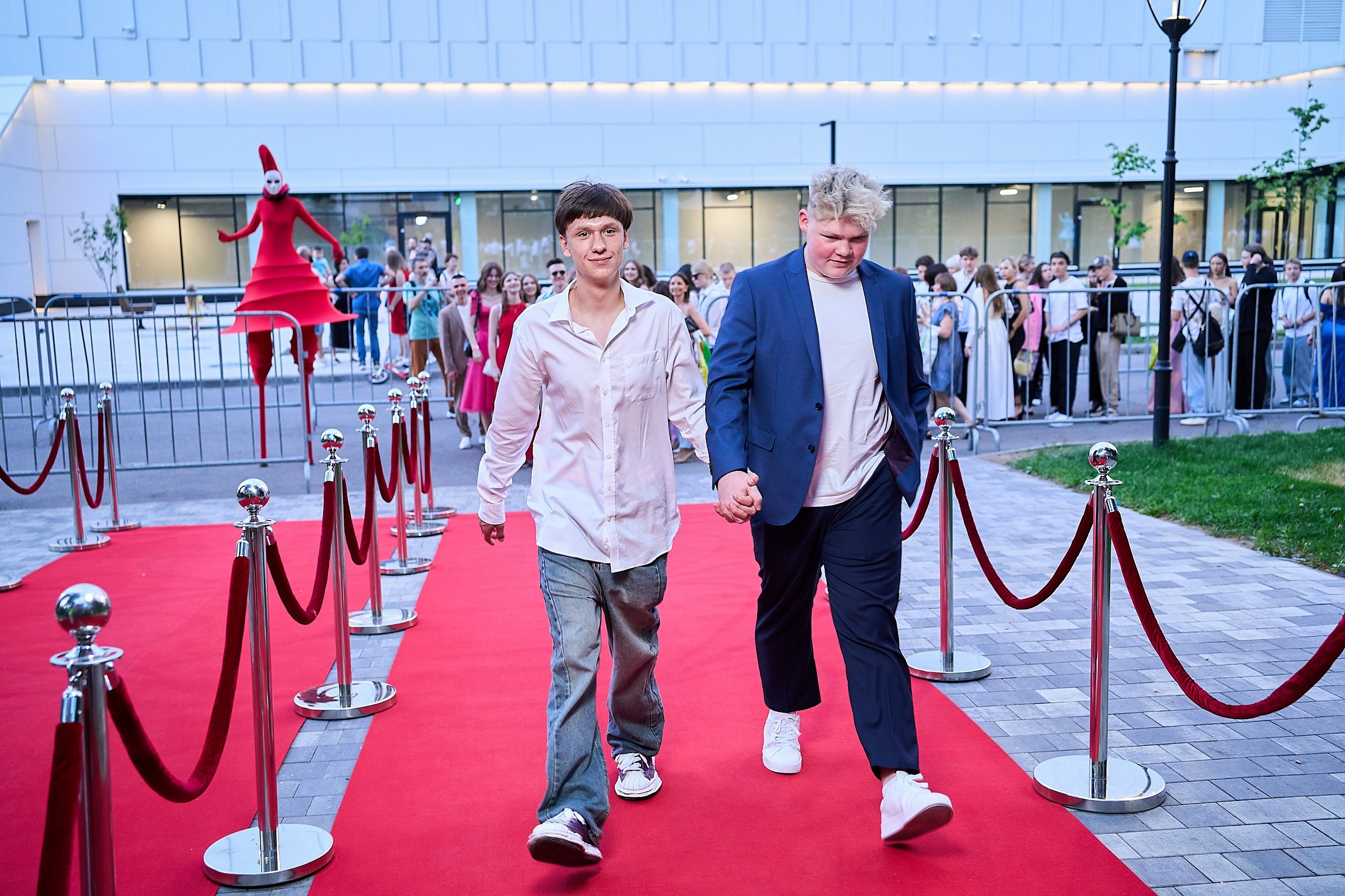 Выпускной 2024 концертный зал Академия ВТБ. Фотограф и Видеограф в Москве. Олег Корушев