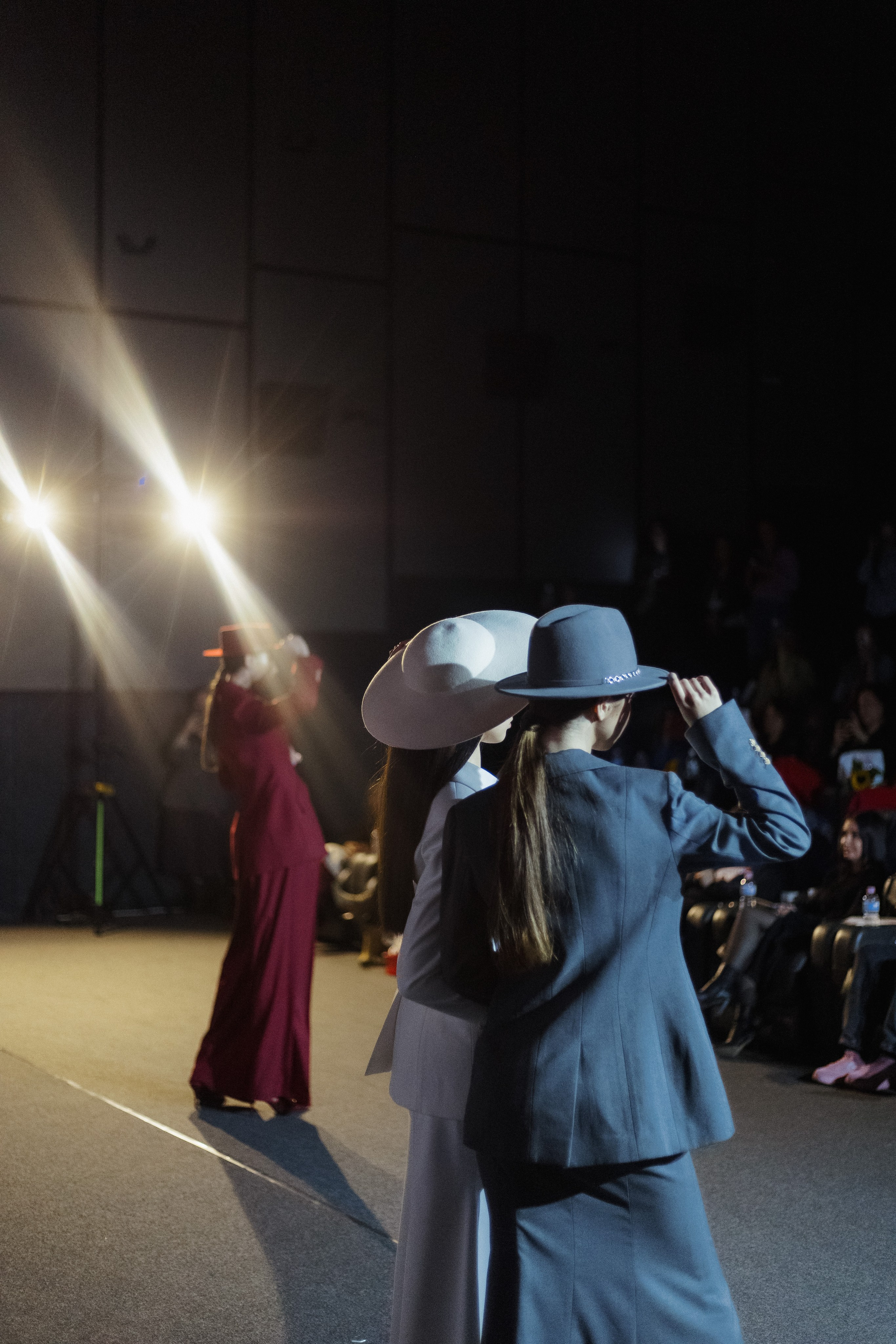 ФЭШН КОНФА. СВОИ. ФОТООТЧЕТЫ-СОБЫТИЯ-МЕСТА