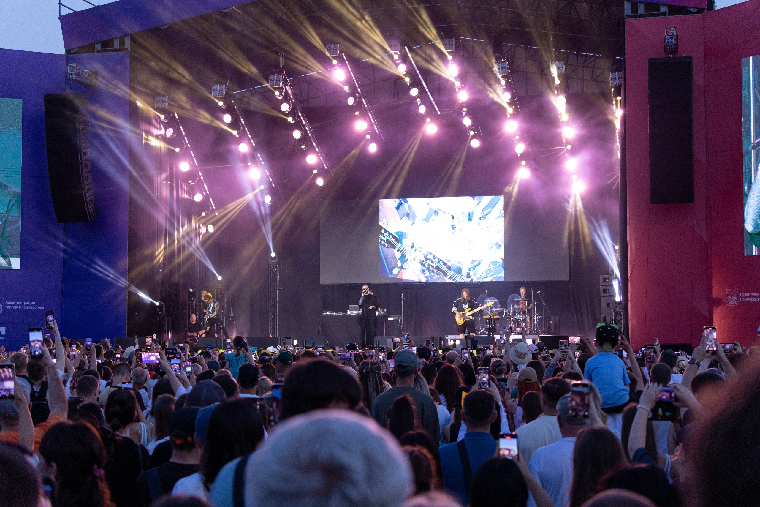 День молодёжи. Владивосток 2025. Олег Катакинов| Репортажный фотограф в городе у моря (Владивосток)