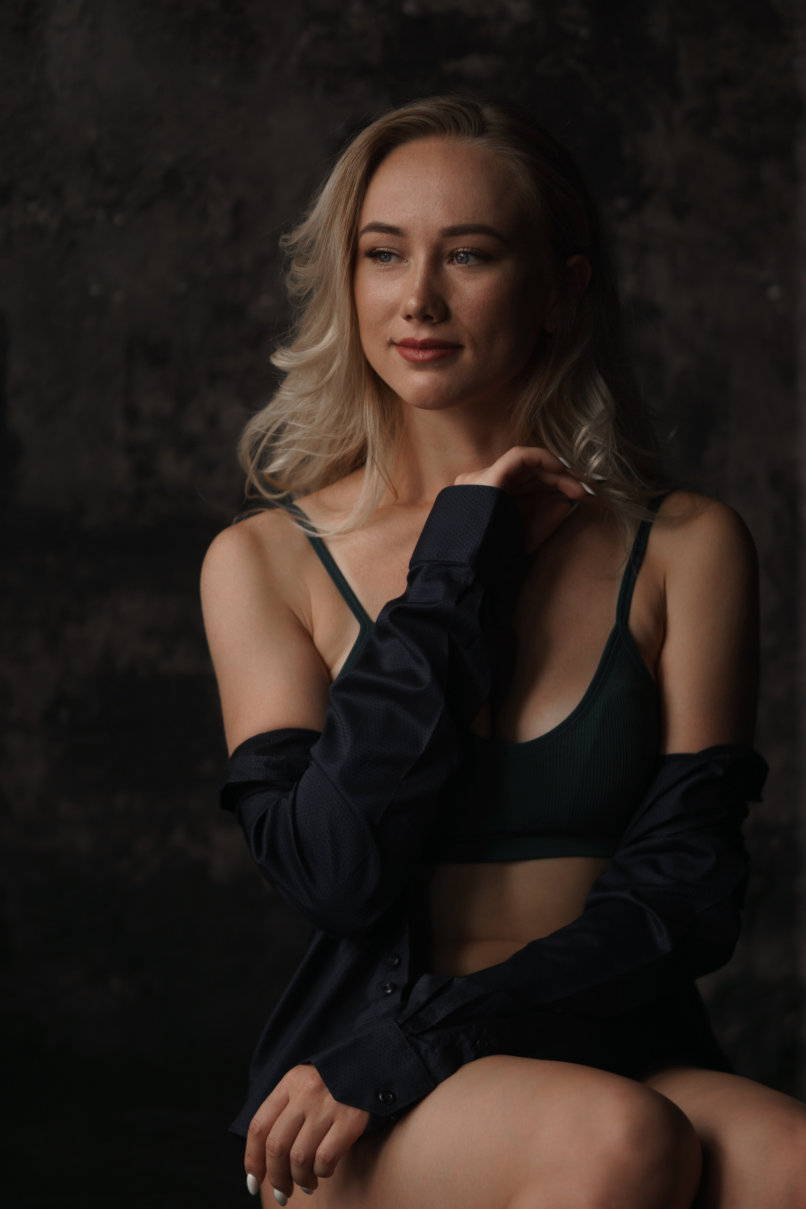 Женский портрет в низком ключе. Фотограф Kostyanika_olga в Екатеринбурге