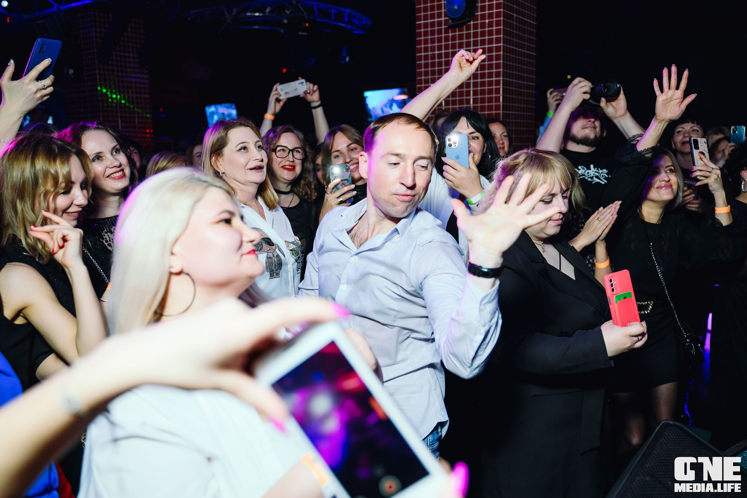 Концерт группы стрелки в Планете 13 апреля. One Media Life: фоторепортажи, фотоотчеты с мероприятий и заведений