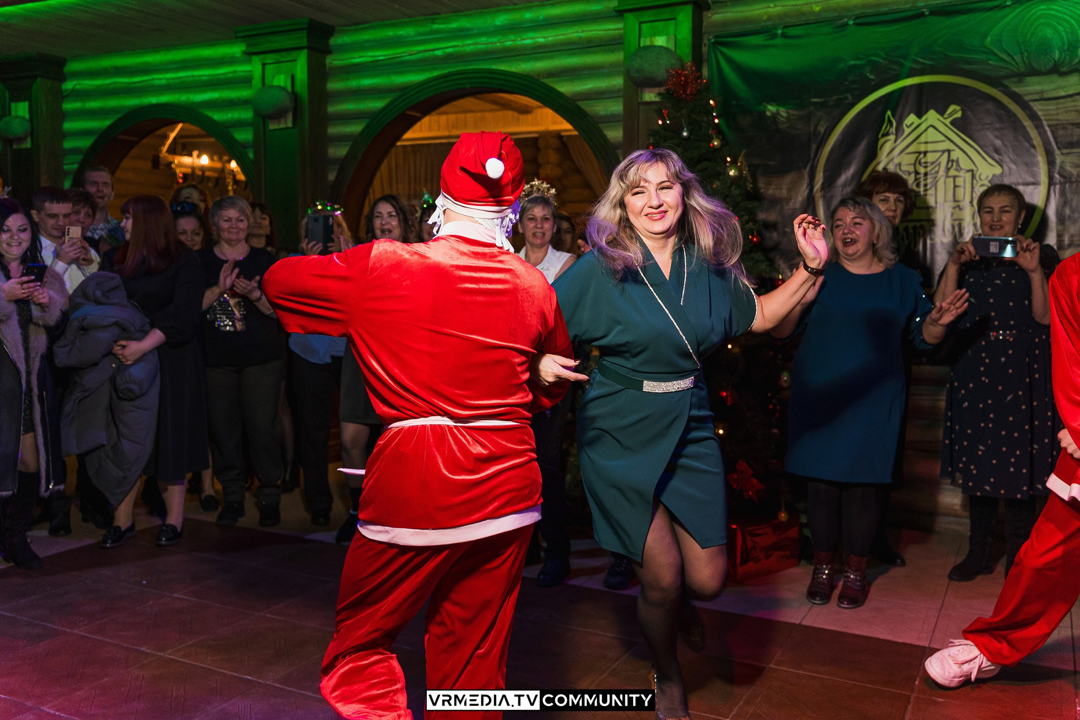 Новогодний вечер у «Петровича»