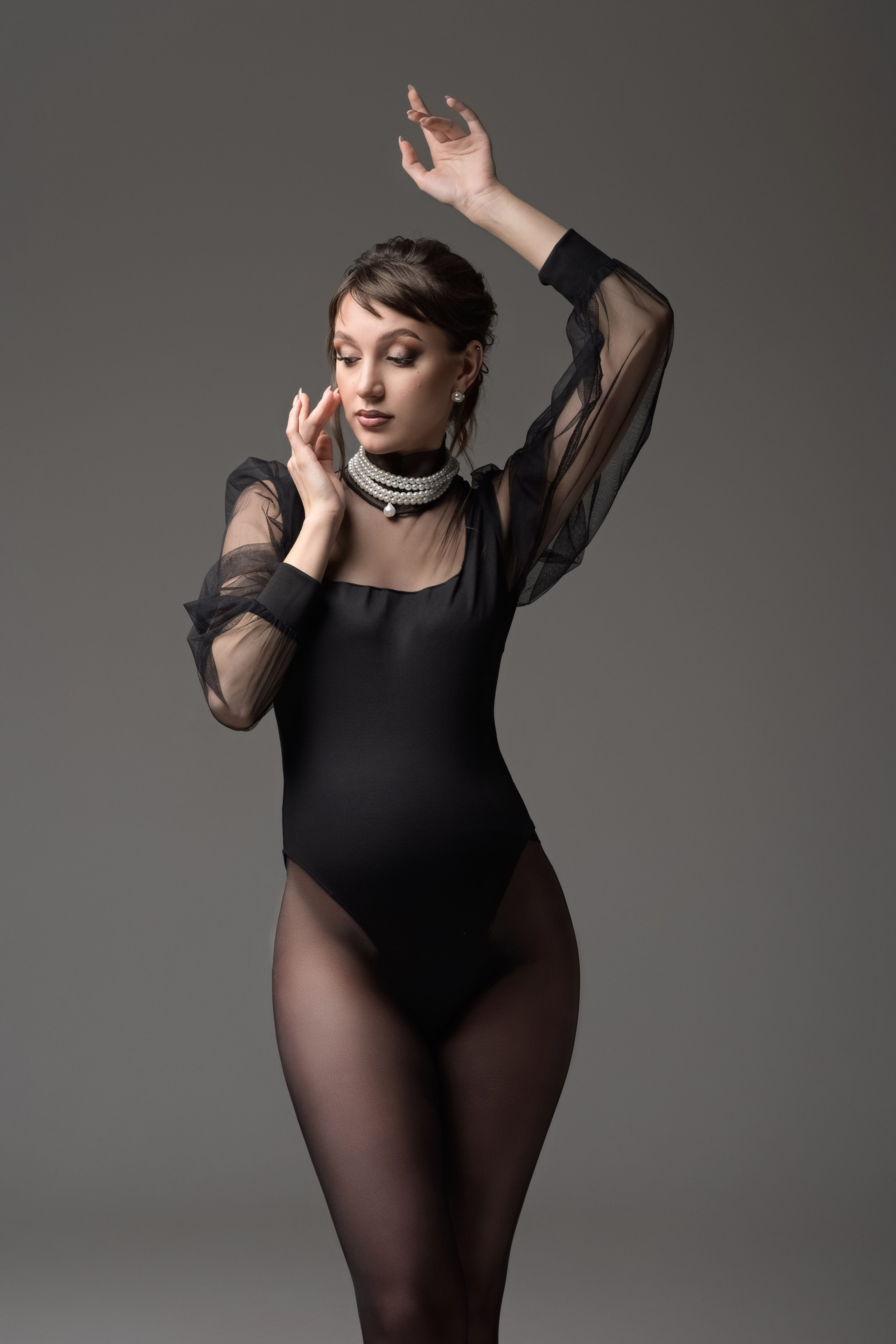 Фотосессия беременности в Крыму. Студийная фотосессия беременности. Стильная беременность. Фотограф беременных Ольга Топоривская.