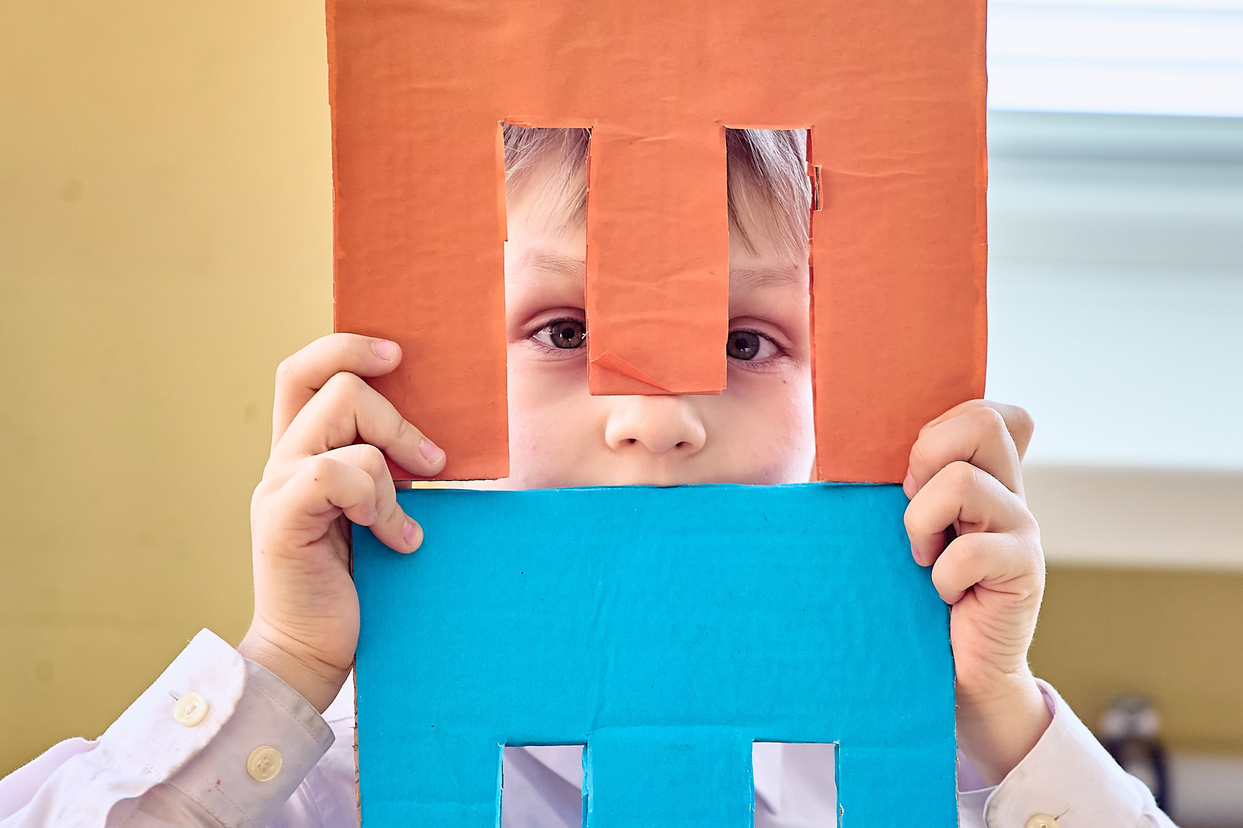 Абстрактный портрет в 1-м классе. Православный портретный, школьный и детский фотограф Николай Голованов г. Дзержинск