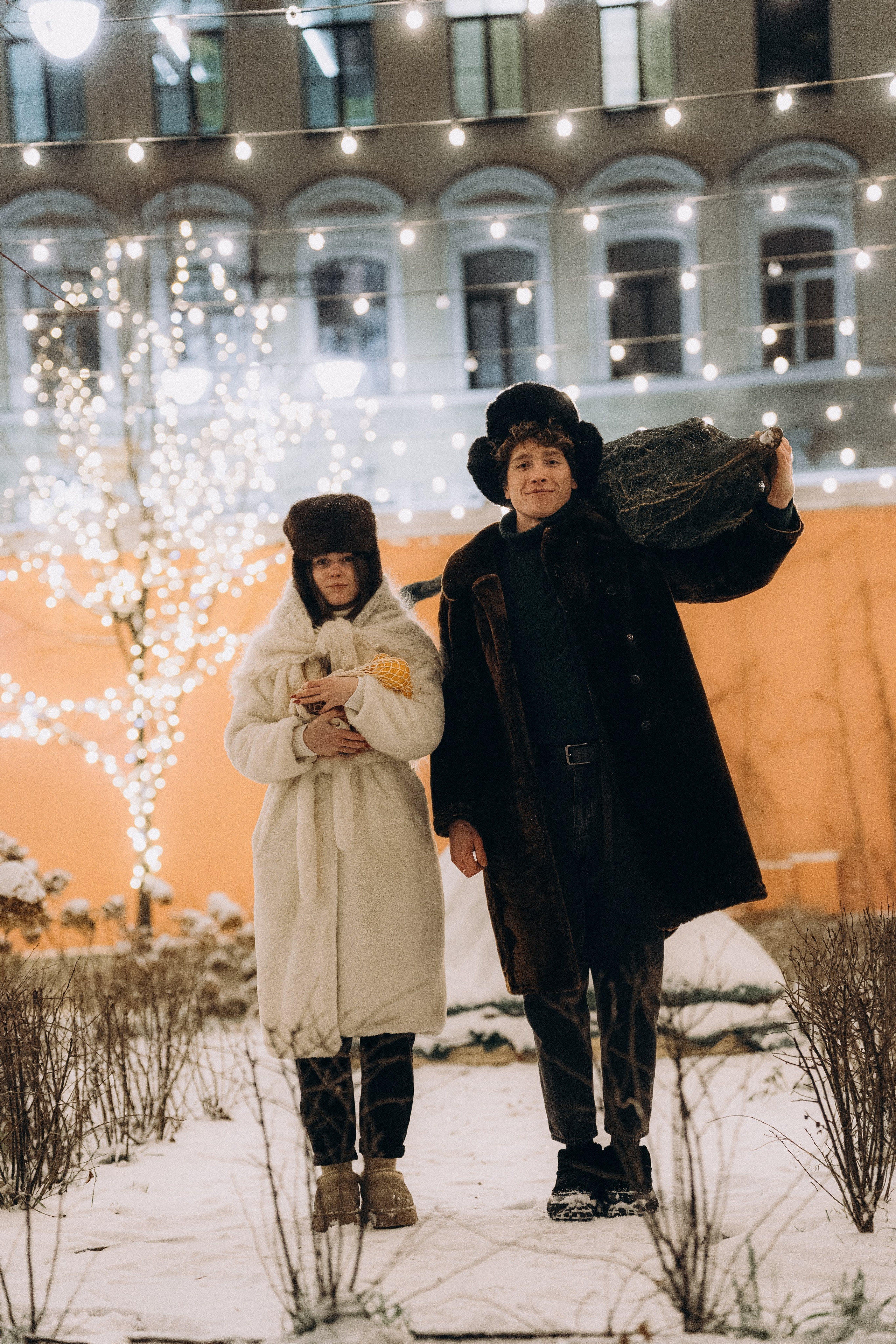 НОВОГОДНЯЯ ПРОГУЛКА ПАРЫ ПО ЧЕРНЫШЕВСКОЙ ПЕРЕД НОВЫМ ГОДОМ. Профессиональный фотограф, Санкт-Петербург — Виктория Богомолова