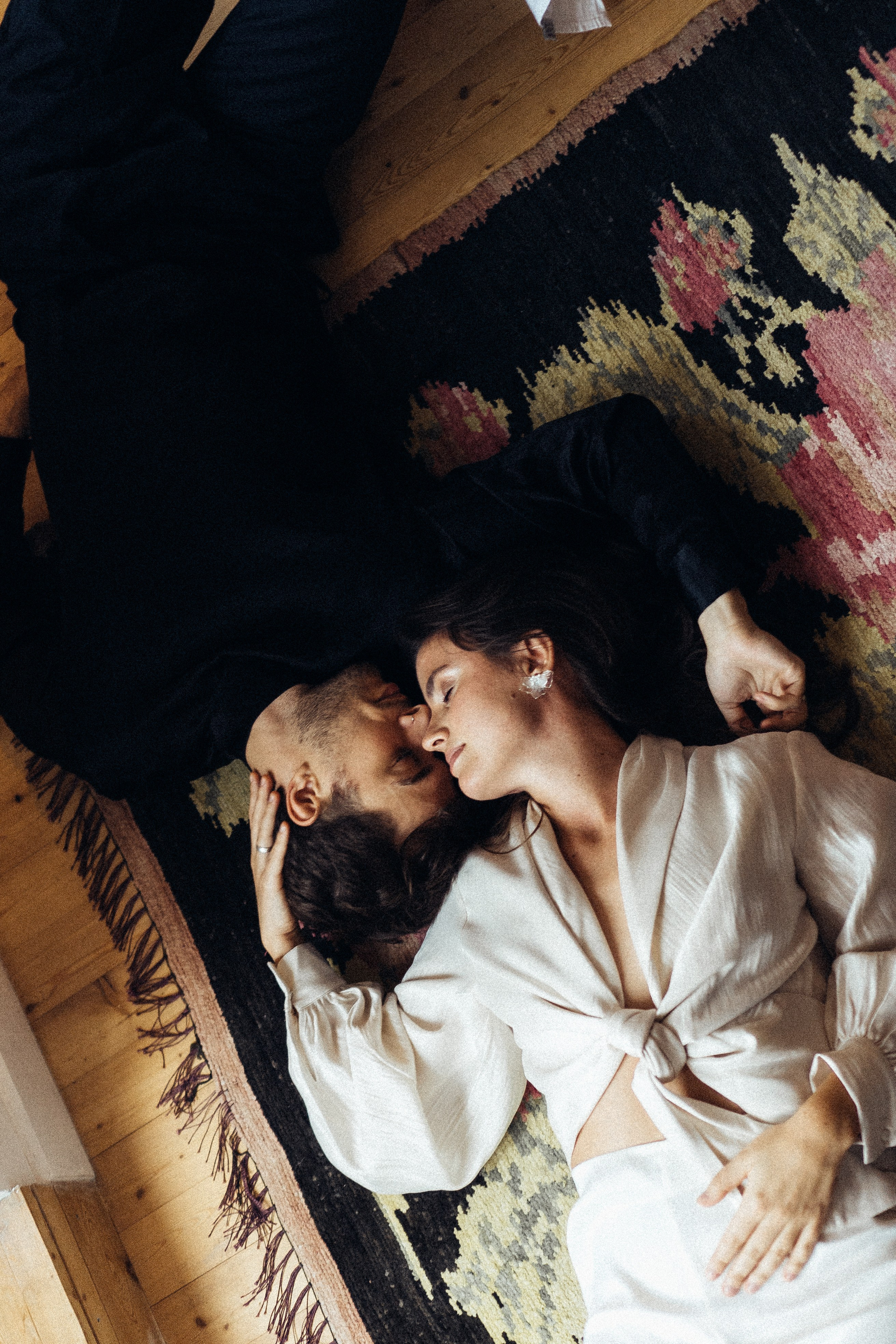 УТРО ЖЕНИХА И НЕВЕСТЫ В ПИТЕРСКОЙ КВАРТИРЕ И СЬЕМКА С СВАДЕБНЫХ ОБРАЗАХ. Профессиональный фотограф, Санкт-Петербург — Виктория Богомолова