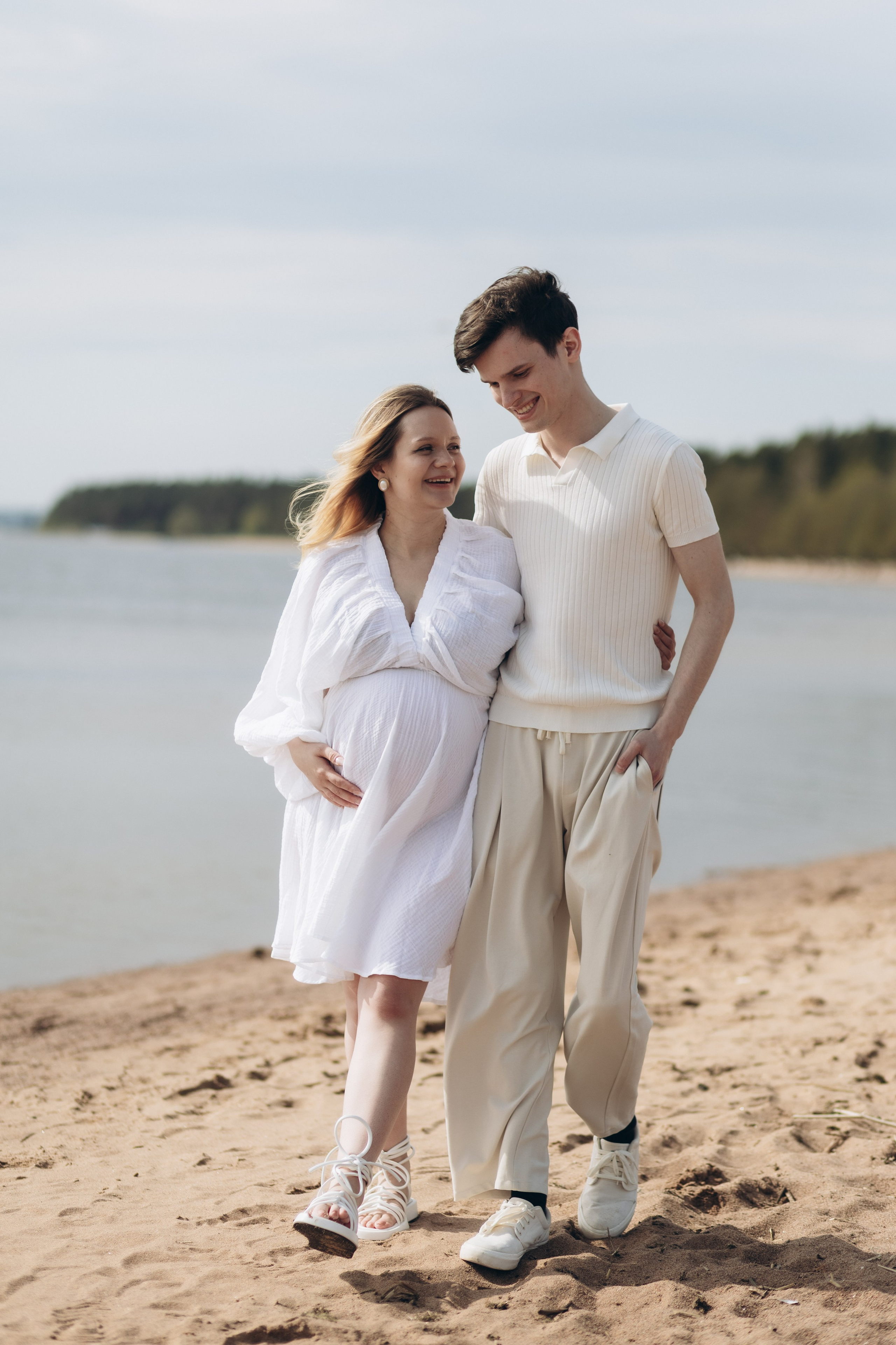 Беременная фотосессия на заливе. Фотограф Артем Бросов в Санкт-Петербурге и Дубае