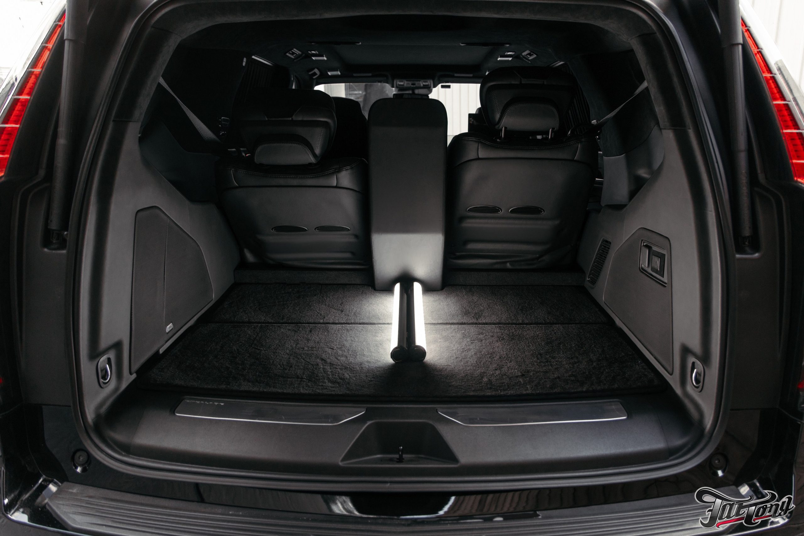 Cadillac escalade акустическая система и изготовление сабвуфера. DeLorein