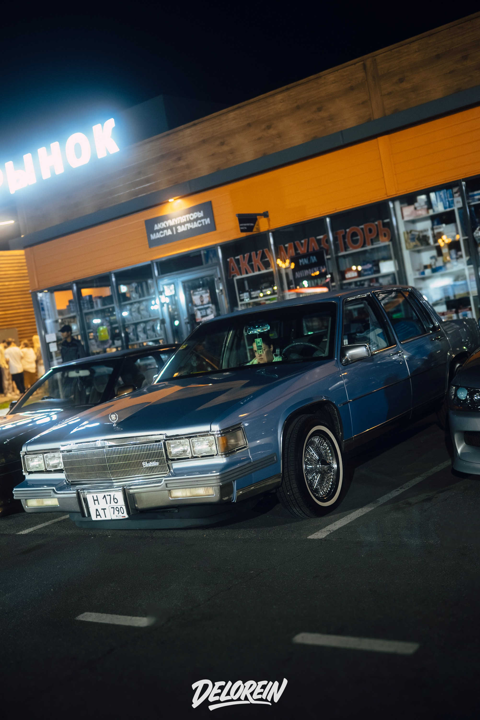 Cadillac Fleetwood небесно голубой. DeLorein