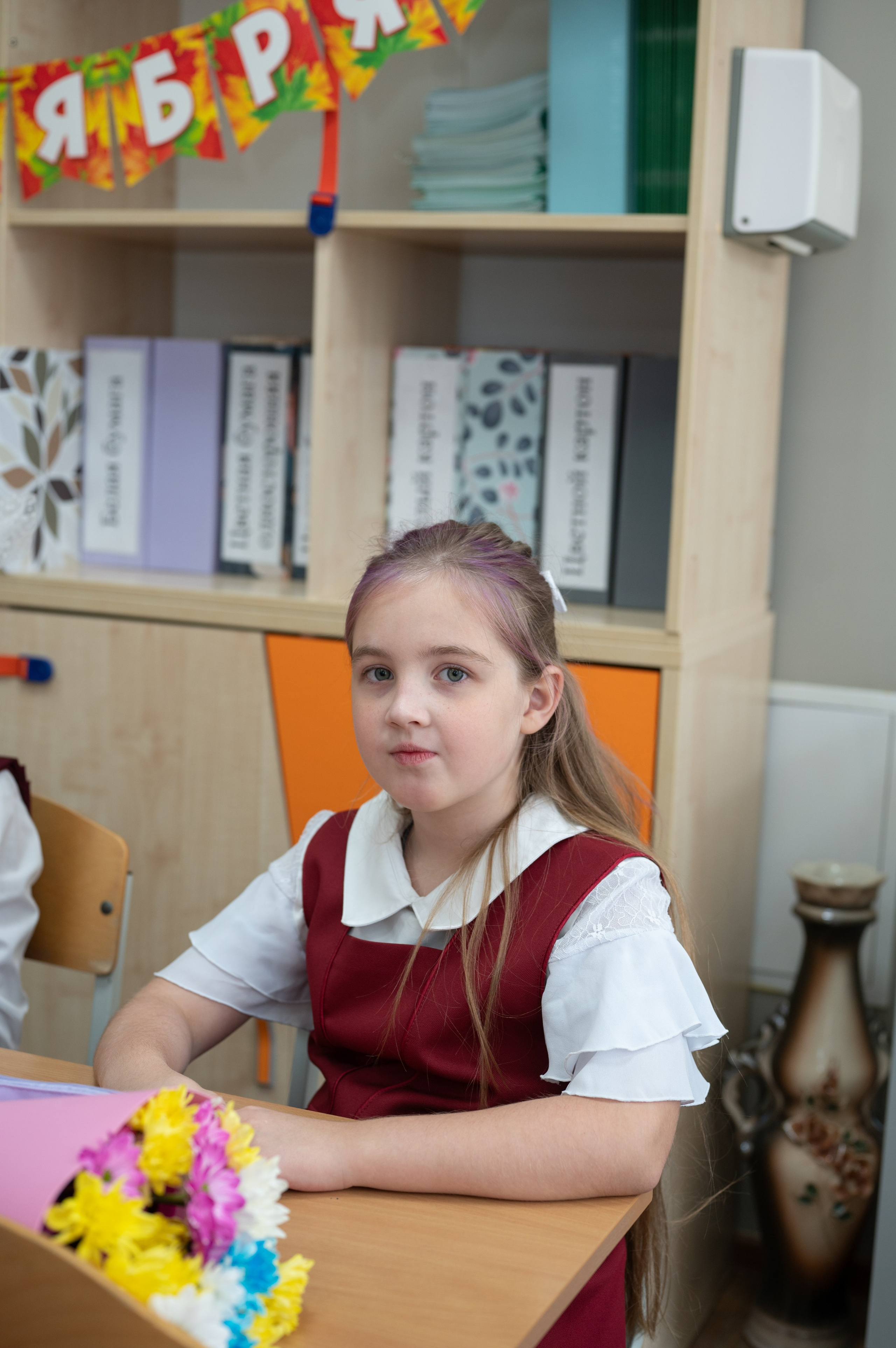 1 сентября 16 гимназия 2 класс (линейка + в классе+ на улице). Фотограф новорожденных, семейный детский в Тюмени Татьяна Морозова