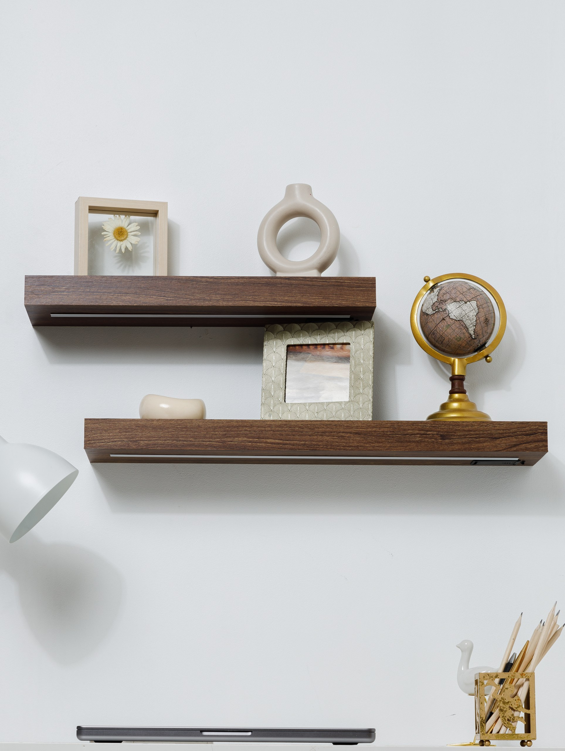 Съёмка полок с подсветкой. Студия коммерческой съемки ХВОЯ