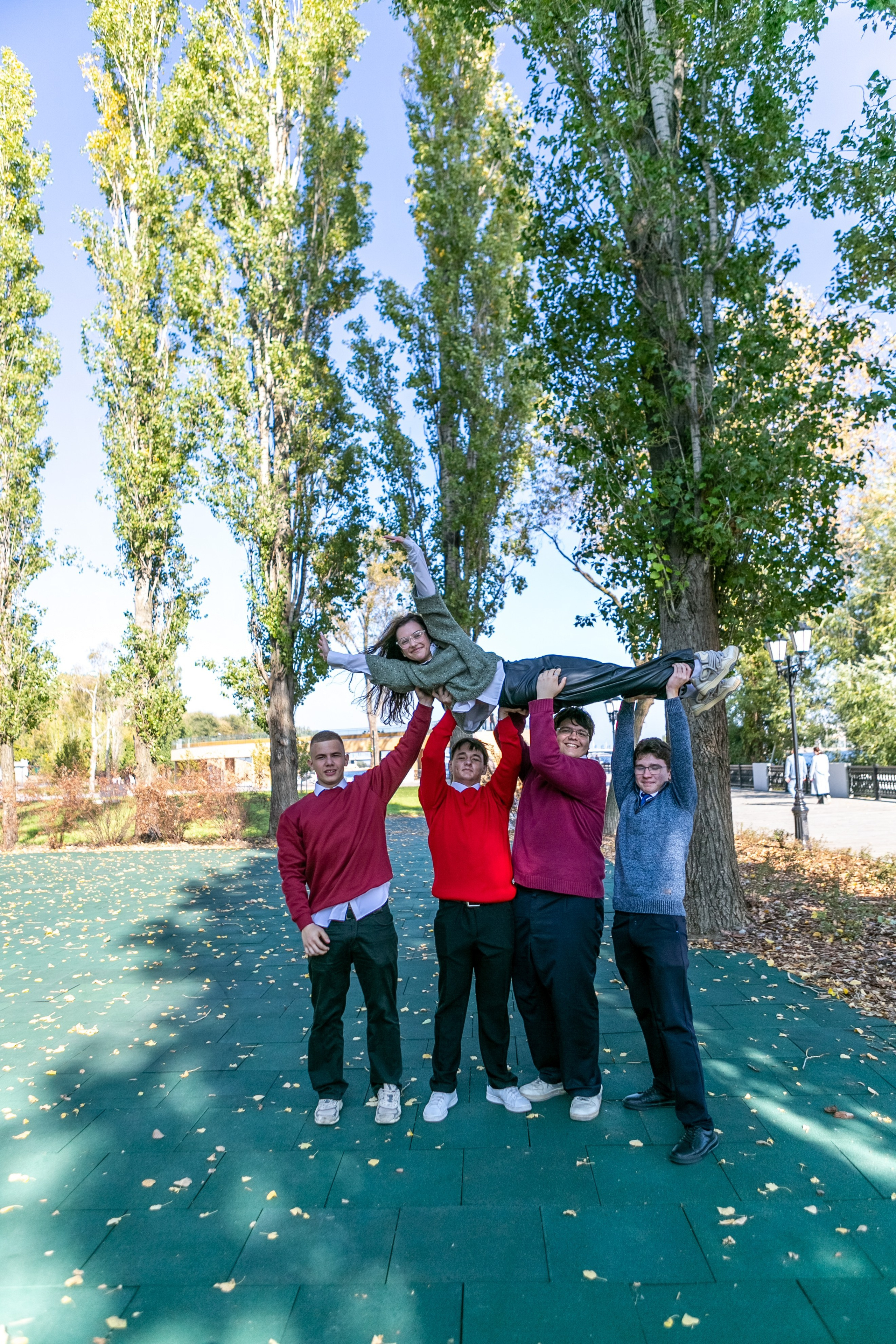 Прогулка. Выпускные альбомы Воронеж " СОКОЛ фото»