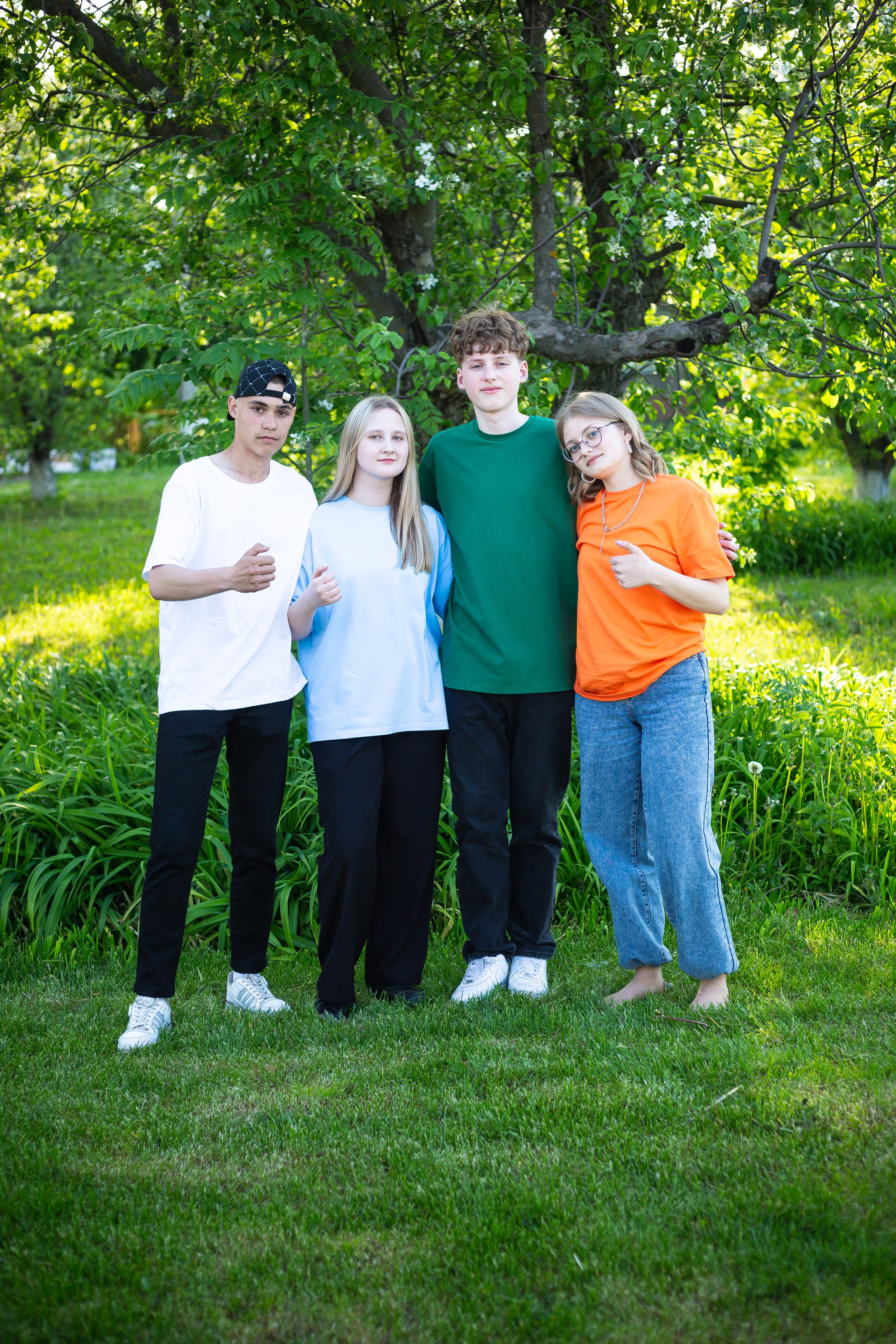 Яркие футболки — В.Хава. Выпускные альбомы Воронеж от Веры Соколовой