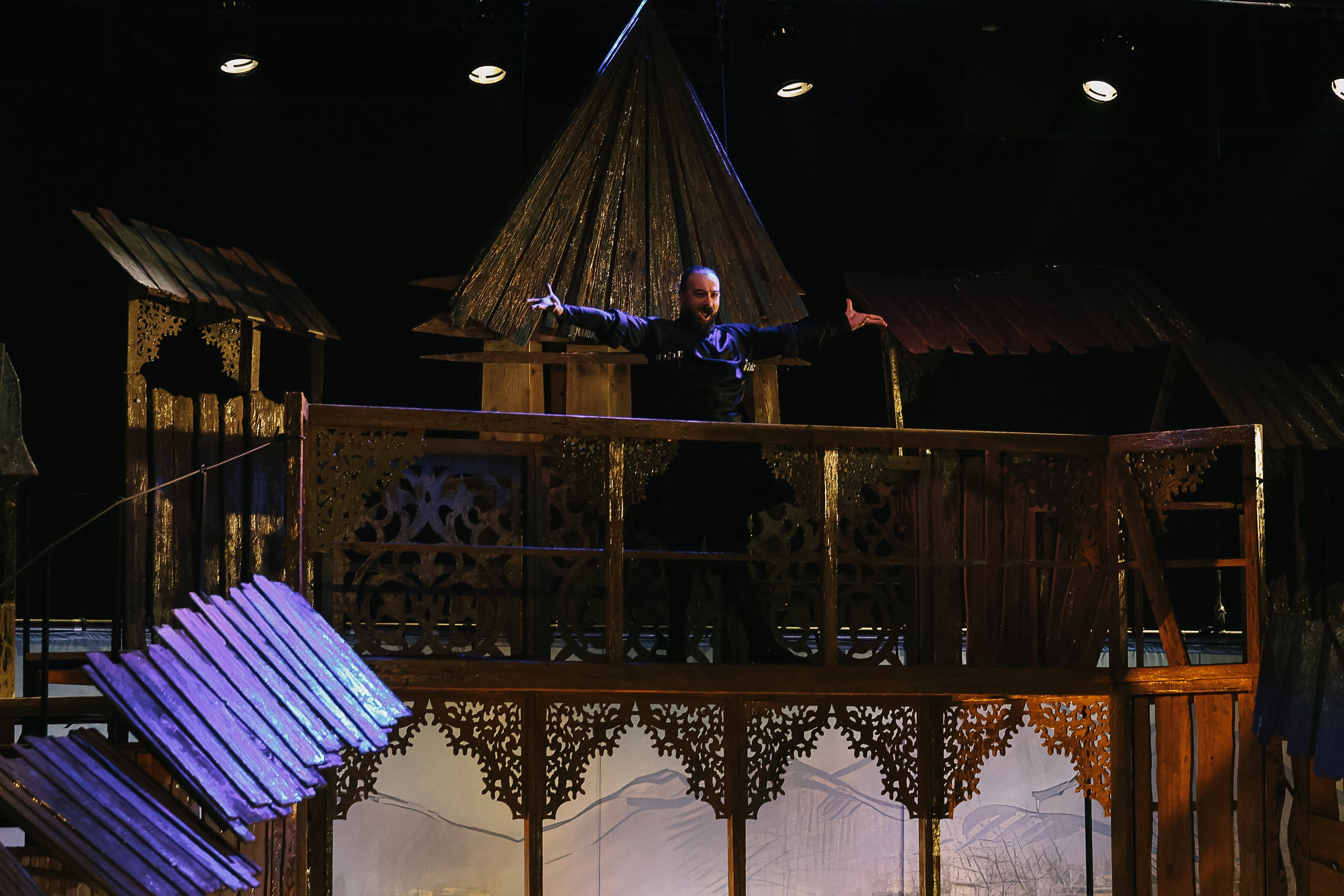 Весёлая женщина. Театр Эрмитаж. Репортажный, архитектурный, театральный и файн-арт фотограф Лена Мельникова в Москве