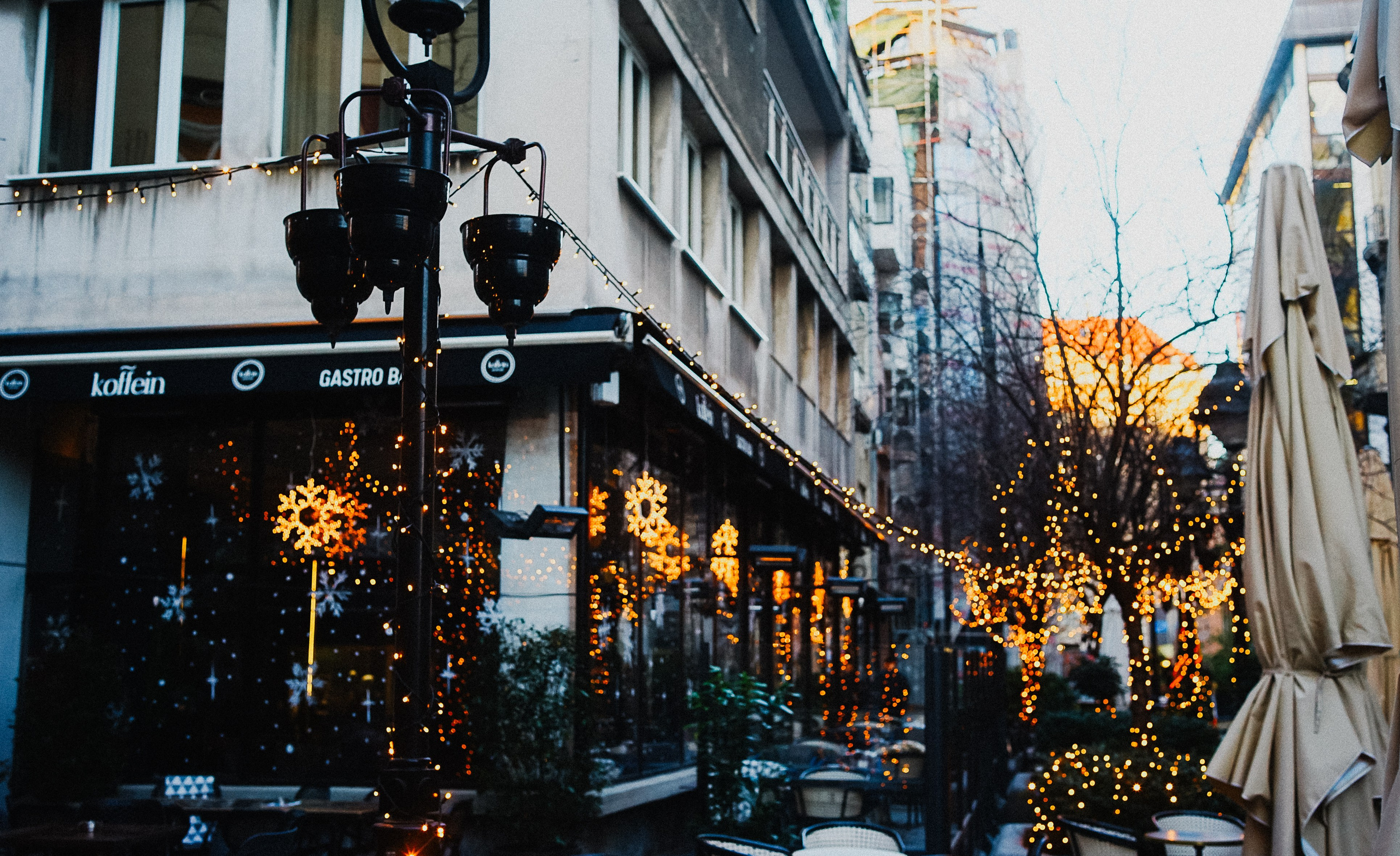 Urban and Street. Oleg Kozachok — Photographer with Protanopia | Portraits, Texture & Light