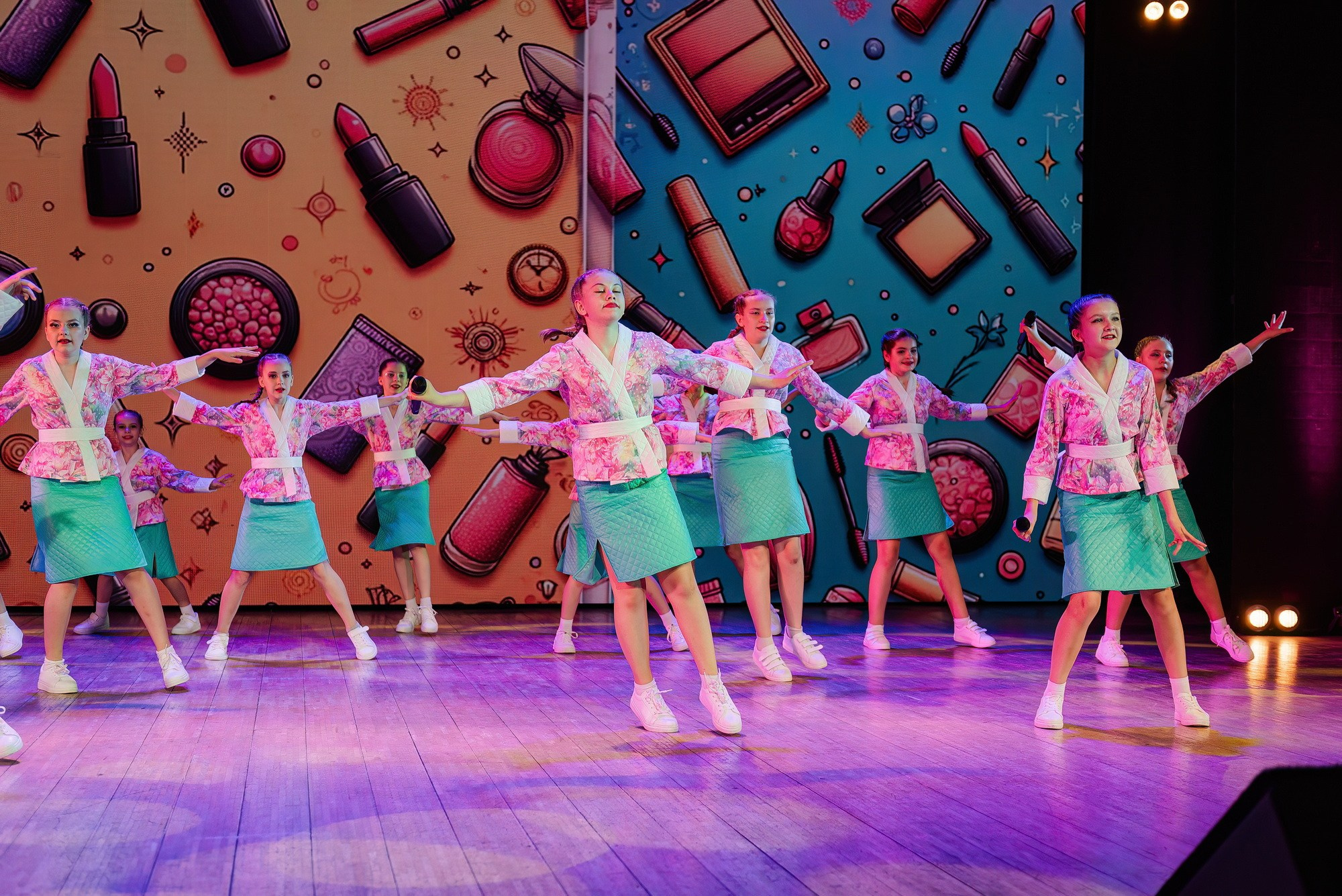 Отчетный концерт Образцового коллектива Алтая театра эстрадной песни «Созвездие». Свадебный и репортажный фотограф Никита Сницарев в Барнауле