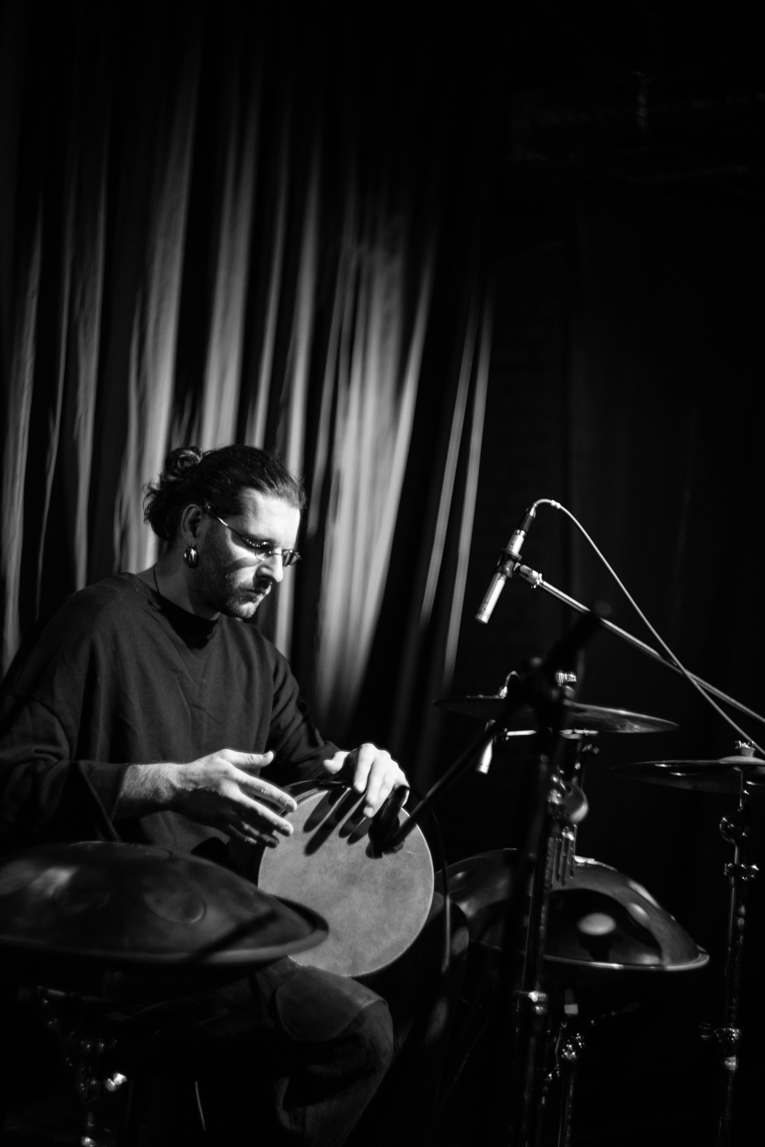 Кирилл Ошеров МАЯКОВКА, 10. Фотограф в Нижнем Новгороде