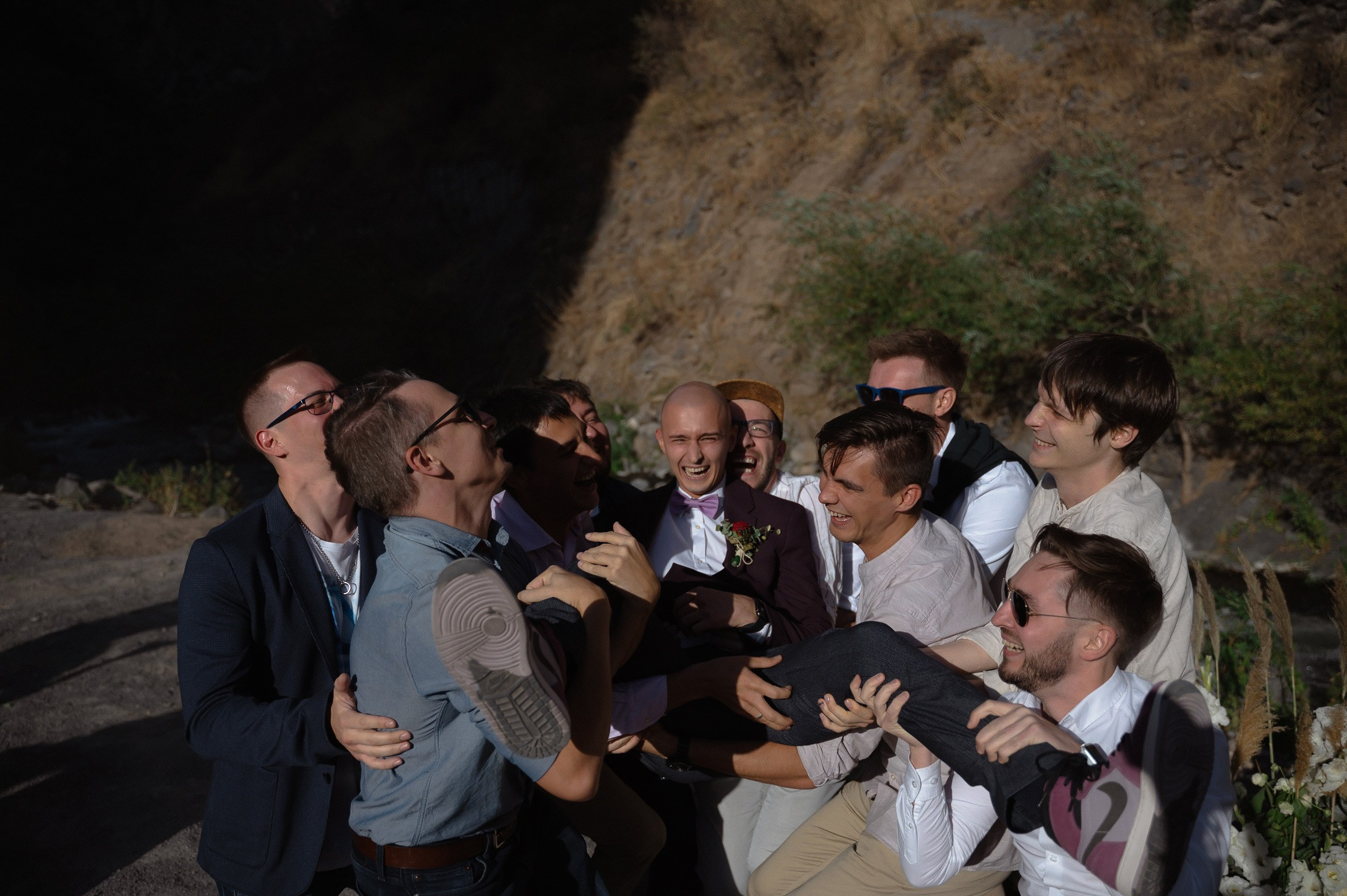 Трогательная свадебная вечеринка в горах Армении. Афина Ефимова. Свадебный фотограф Москва