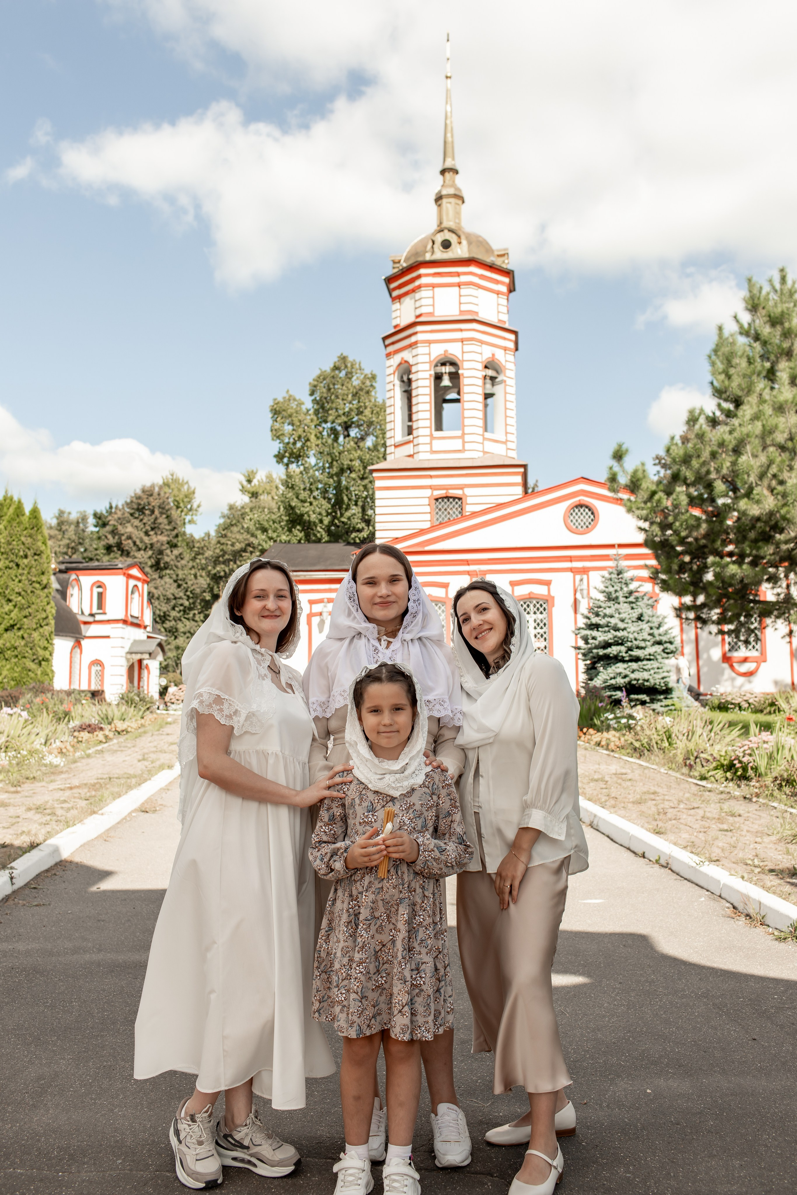 Крещение в Храме Воздвижения Креста Господня в Алтуфьеве. Профессиональный фотограф в Москве и Мо Мария Шантарёва