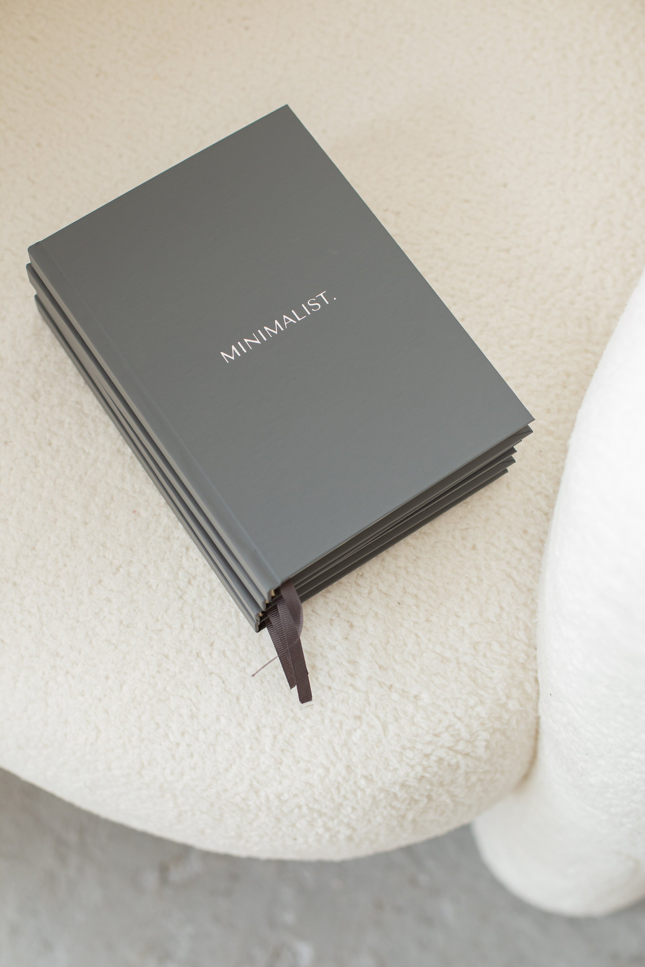 Chancellery shop. Fotograf u Crnoj Gori-porodično fotografisanje sa djecom, lovestory, nekretnine