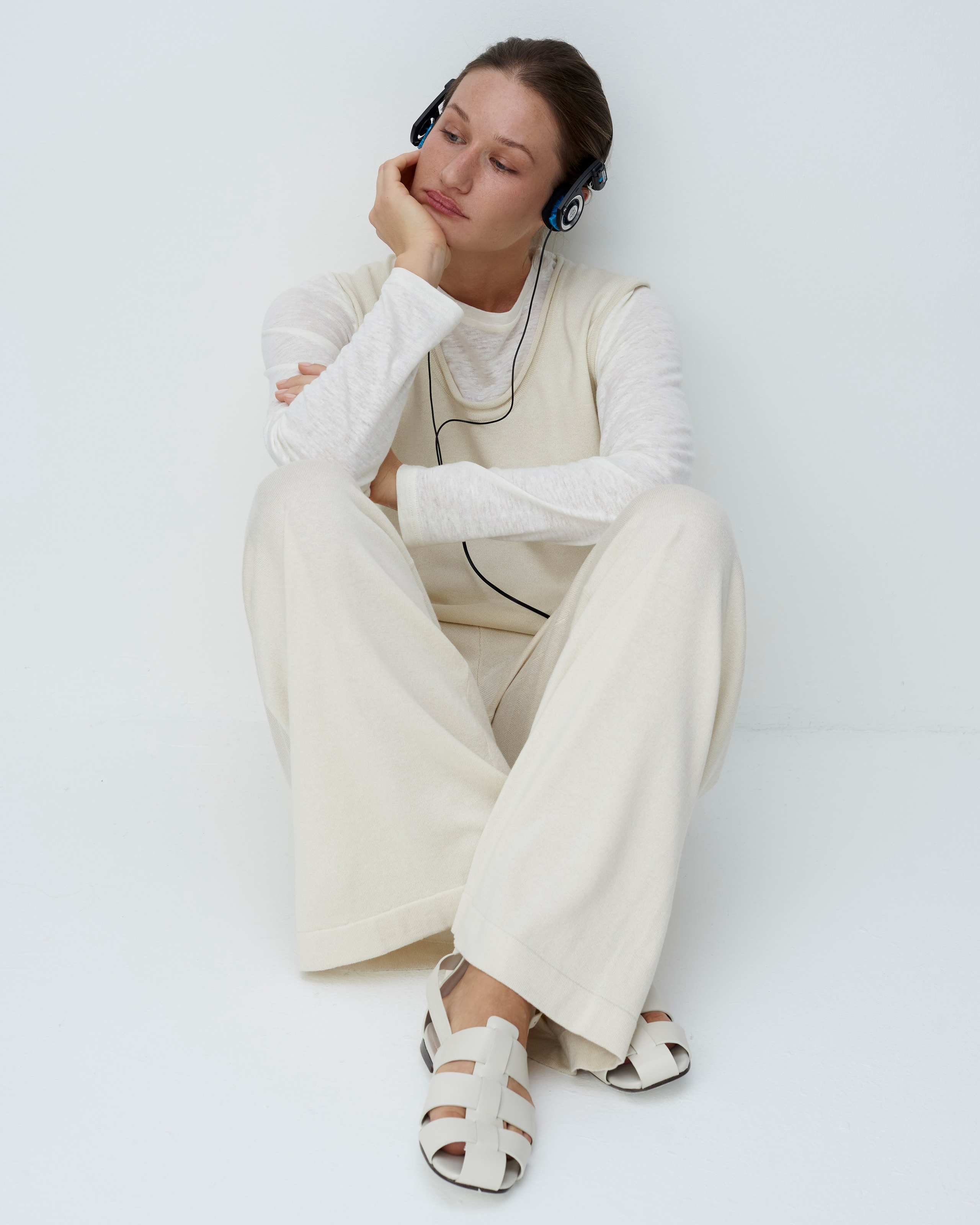 White label. Алина Азимова бренды одежда обучение плёнка