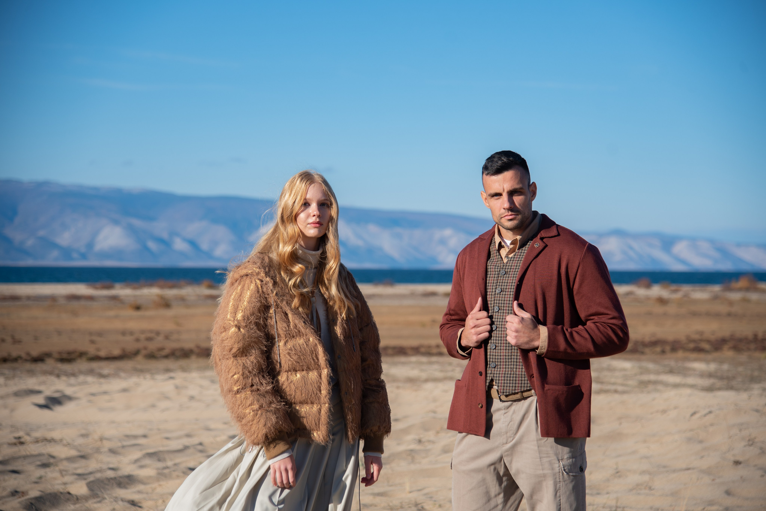 Съёмка одежды на Ольхоне. Занимаюсь профессиональной фотографией и живу рядом с Байкалом. Работаю в разных жанрах