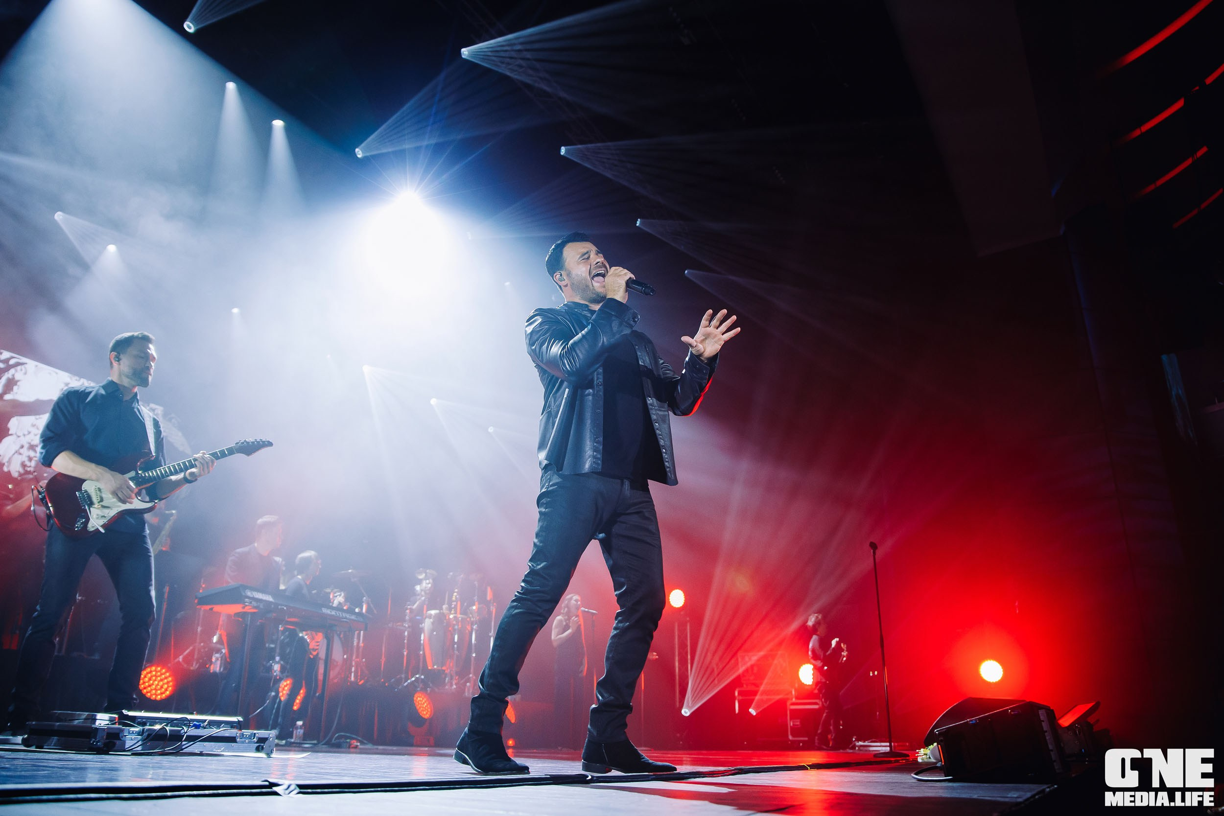 Фоторепортаж с концерта Эмина в Янтарь Холле. One Media Life: фоторепортажи, фотоотчеты с мероприятий и заведений