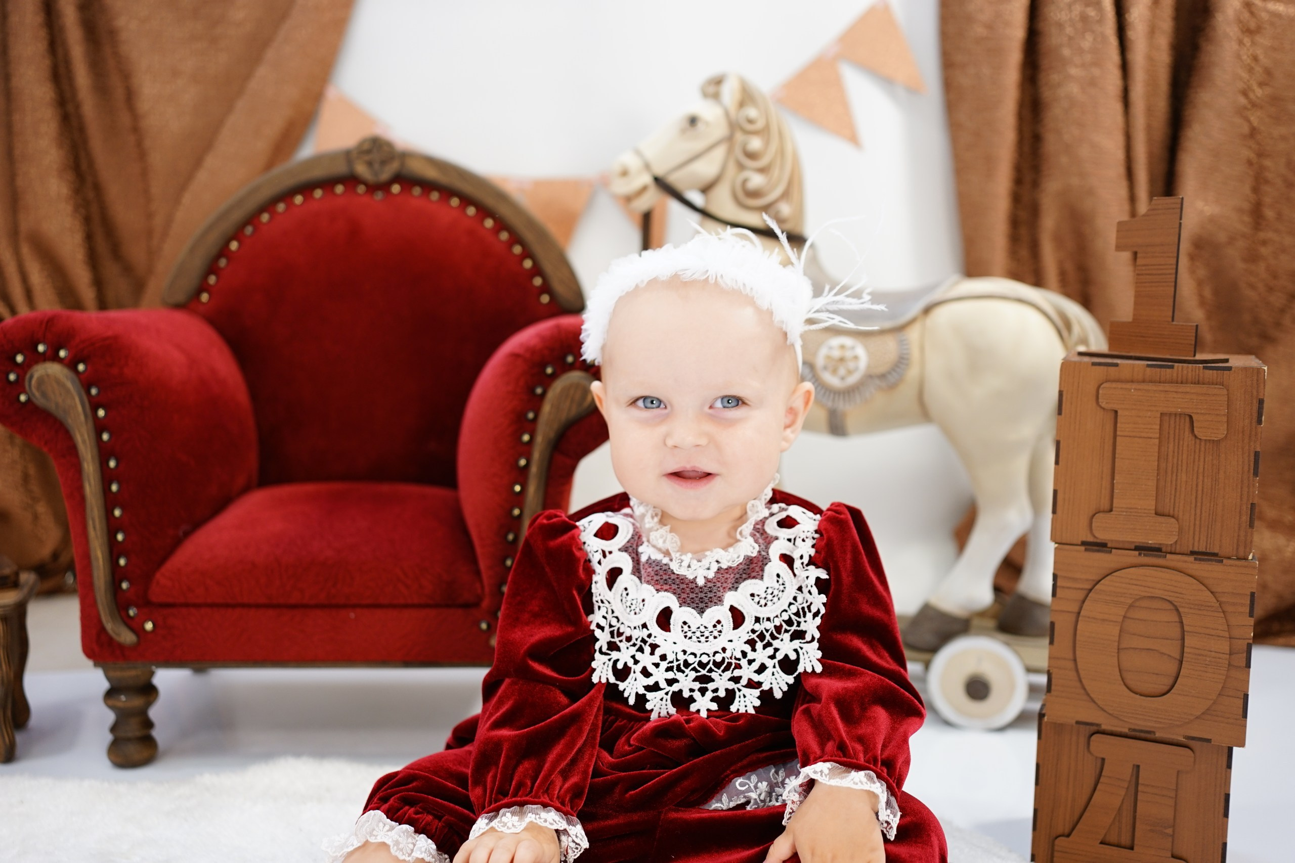 Бордовая зона. Детская Фотостудия ГОДОВАСИКИ в Санкт-Петербурге фотосесия на годик