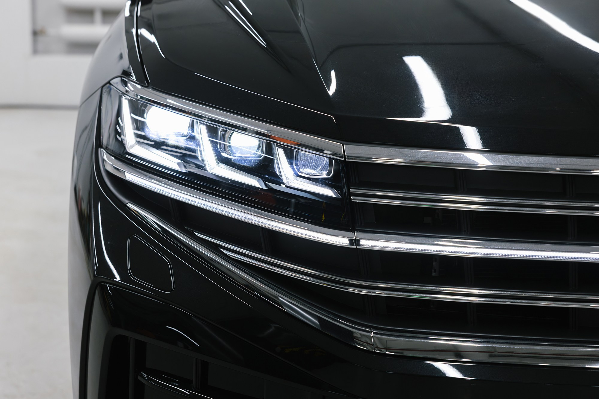 Volkswagen Touareg R-Line 3.0 TDI AT (286 л. с.) 2025. Автосалон «Х-Авто»
