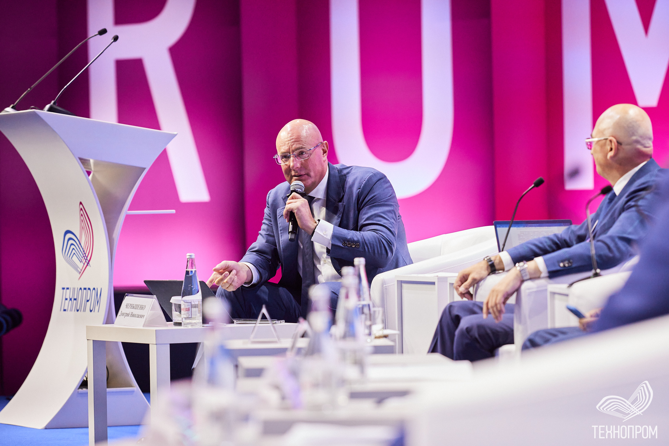 Репортажное и корпоративное портфолио. Репортажный фотограф Новосибирск — Станислав Попов