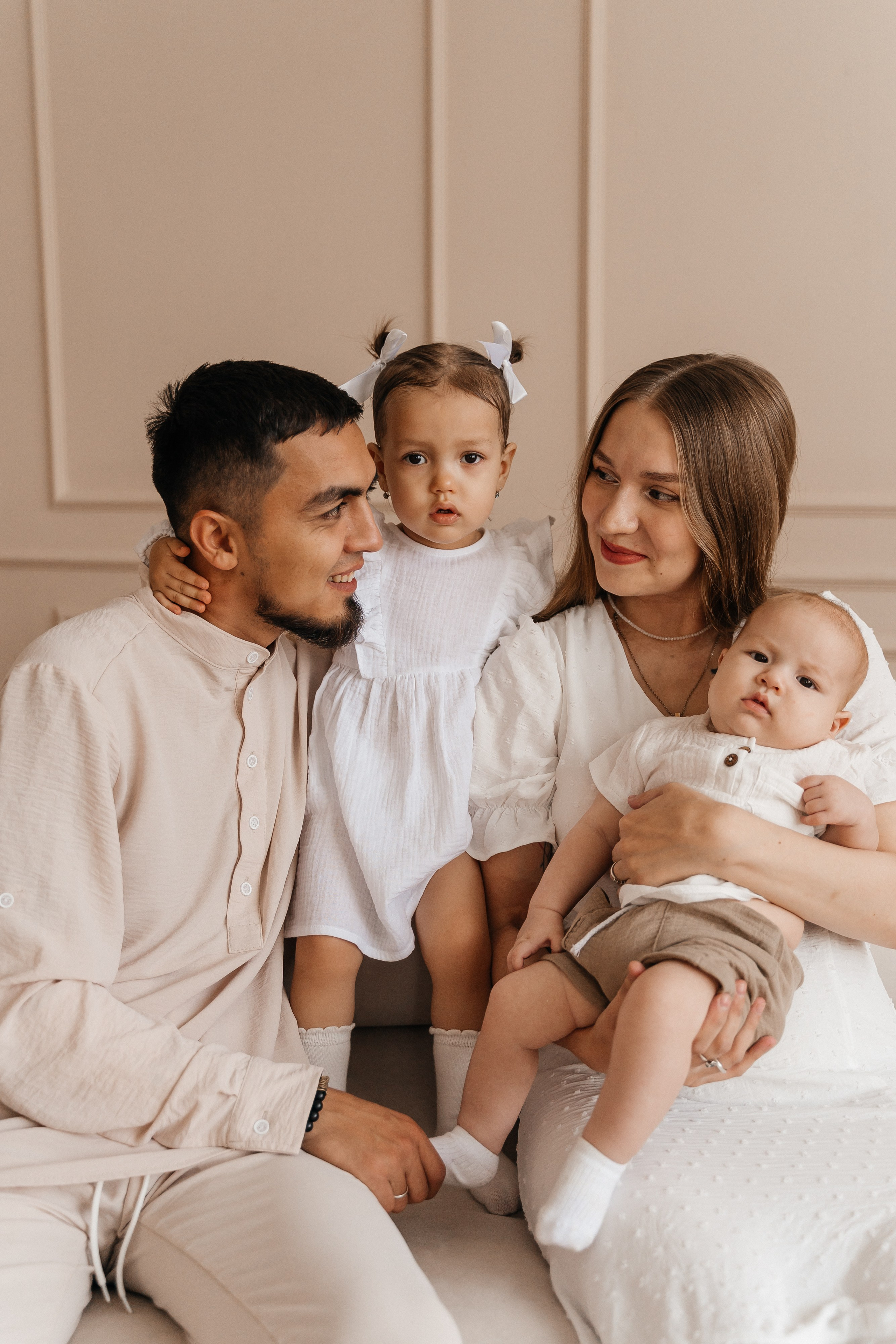 Манук, Настя, Сабрина и Эмин. Волик Мария