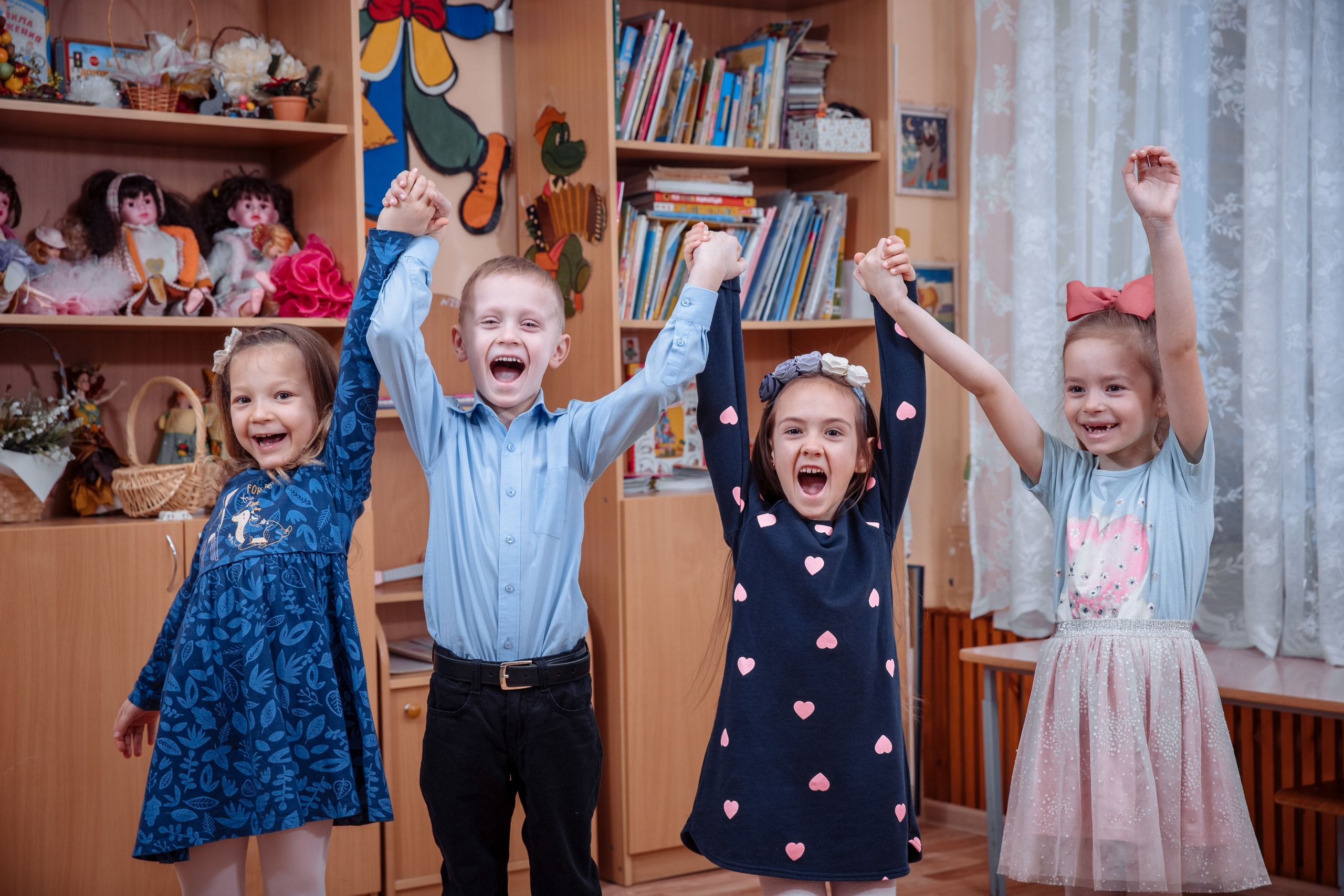 Детские сады. Выпускные школьные фото­альбомы для школ и детских садов в Волгограде и Волжском