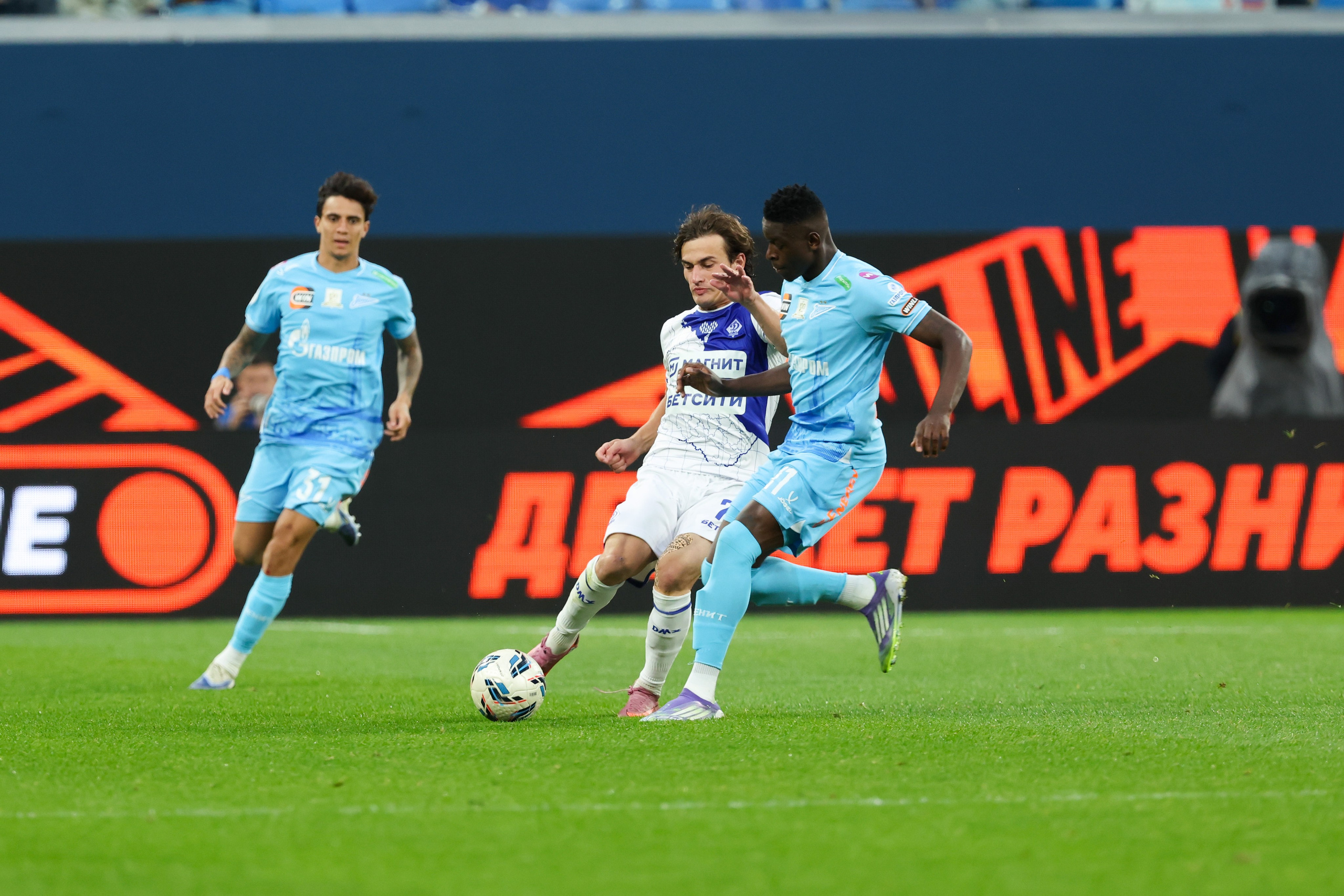 ФК «Зенит» — ФК «Динамо» Махачкала 23.08.2025. Спортивный и репортажный фотограф Антон Тереханов