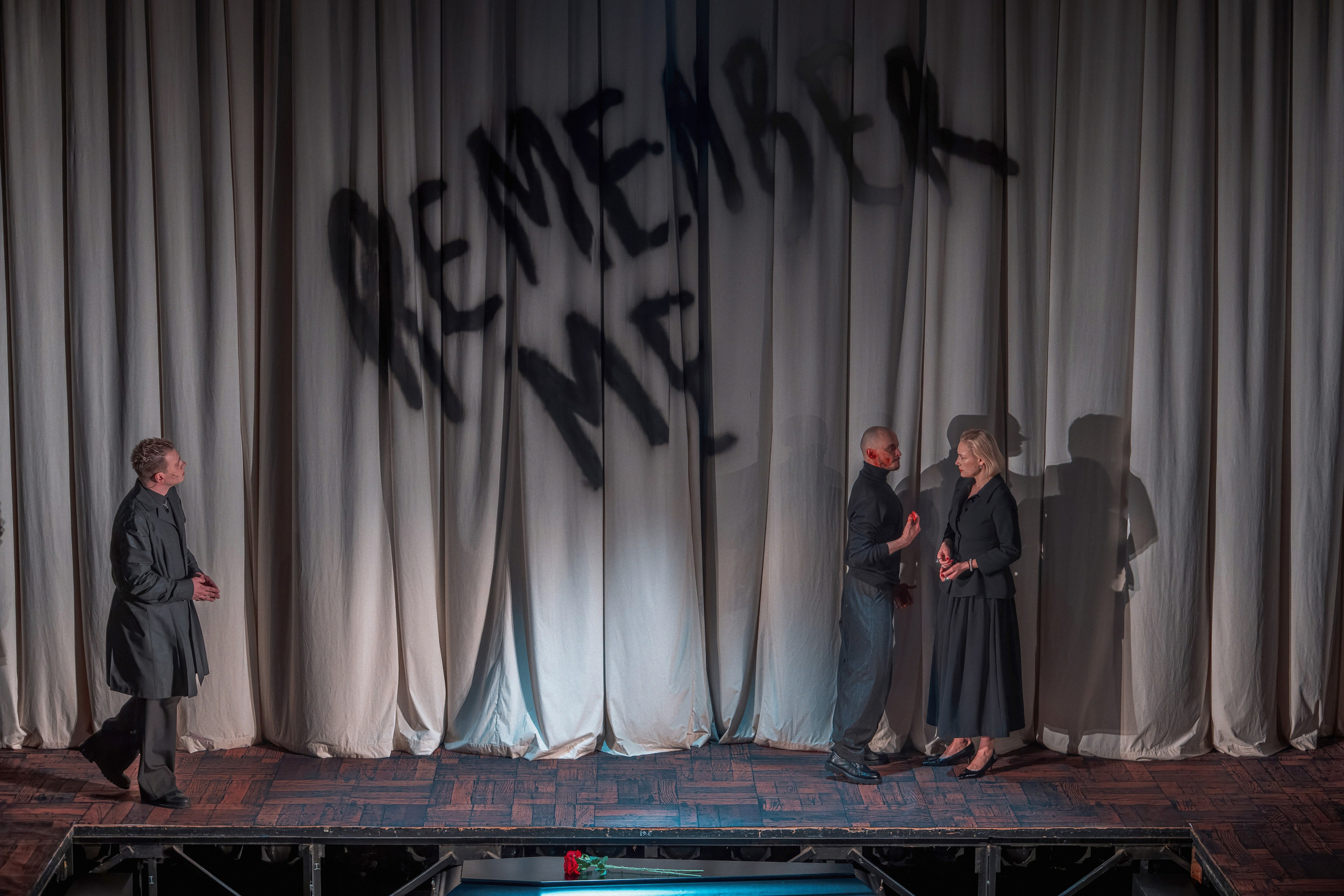 Театр на Таганке: Гамлет. Сайт фотографа Сергея Абрамова