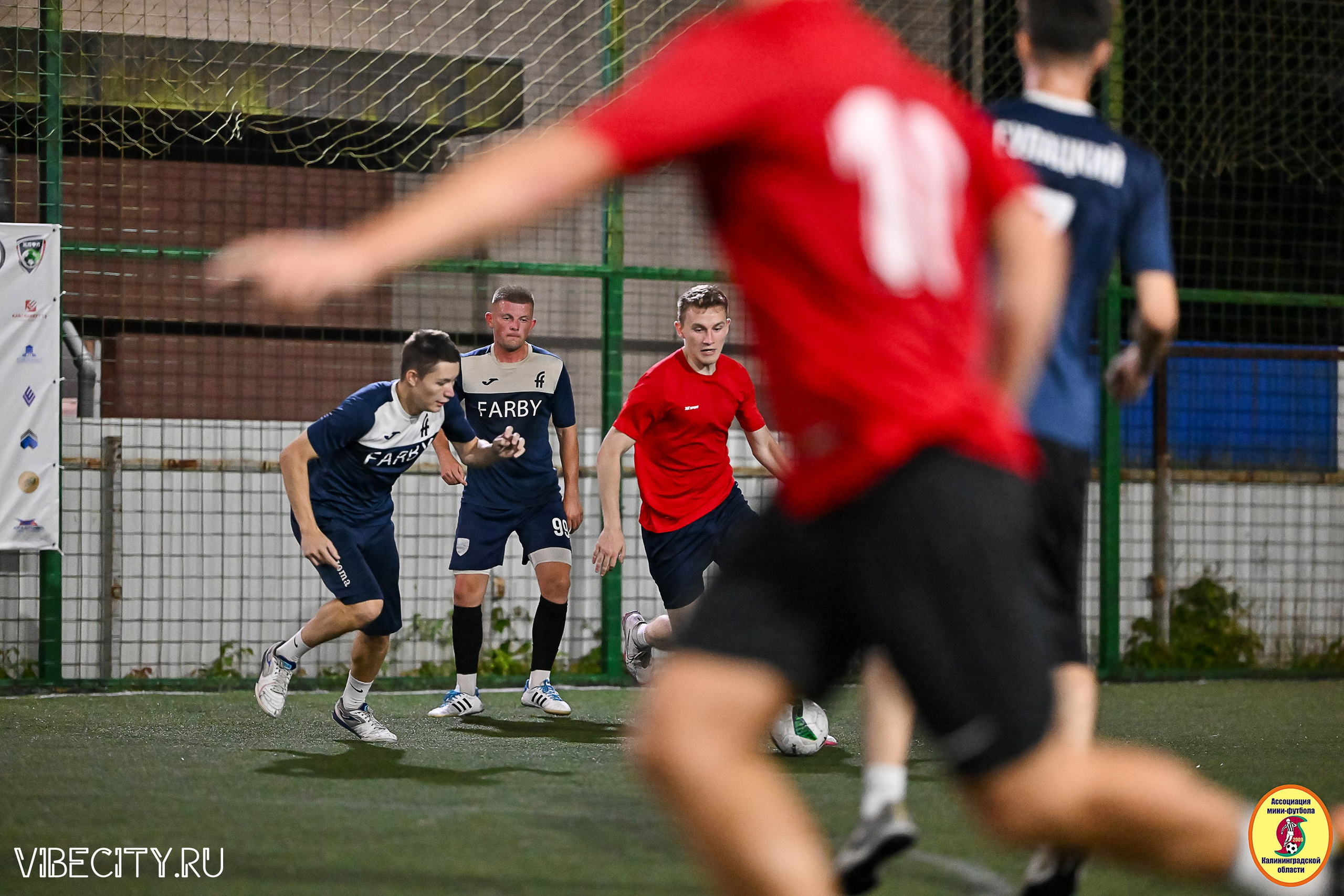 ФИНАЛЬНЫЕ ИГРЫ КУБКА МИНИ-ФУТБОЛЬНОЙ ЛИГИ И КУБКА КОРПОРАТИВНОЙ МФЛ 2025. VIBECITY.RU Вайб Сити Ру Фоторепортажи Фотоотчеты Калининград