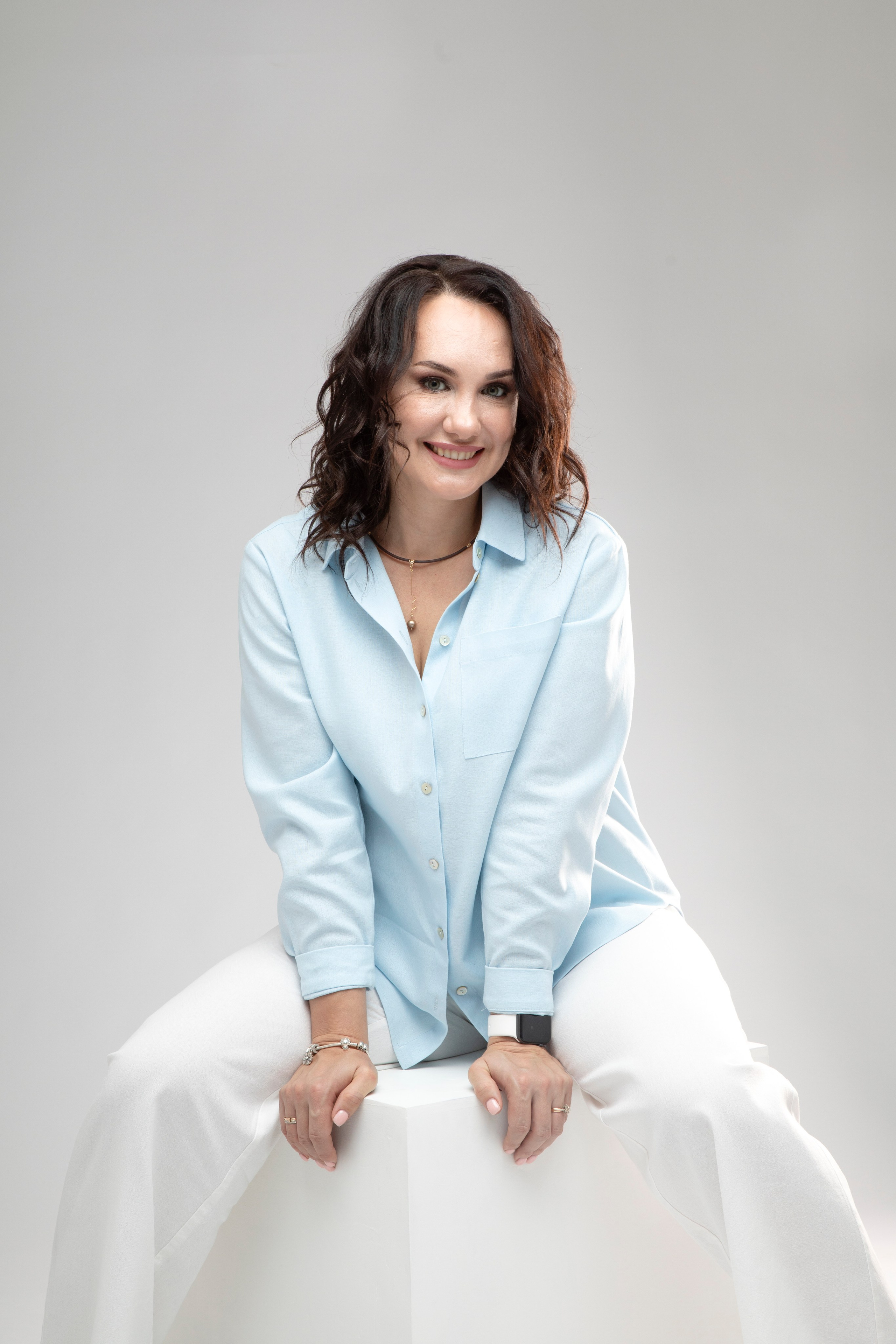 Женский, бизнес портрет фотосессия в городе Алматы. Фотограф беременности, новорожденных и детей до года в г. Алматы|Totofoto