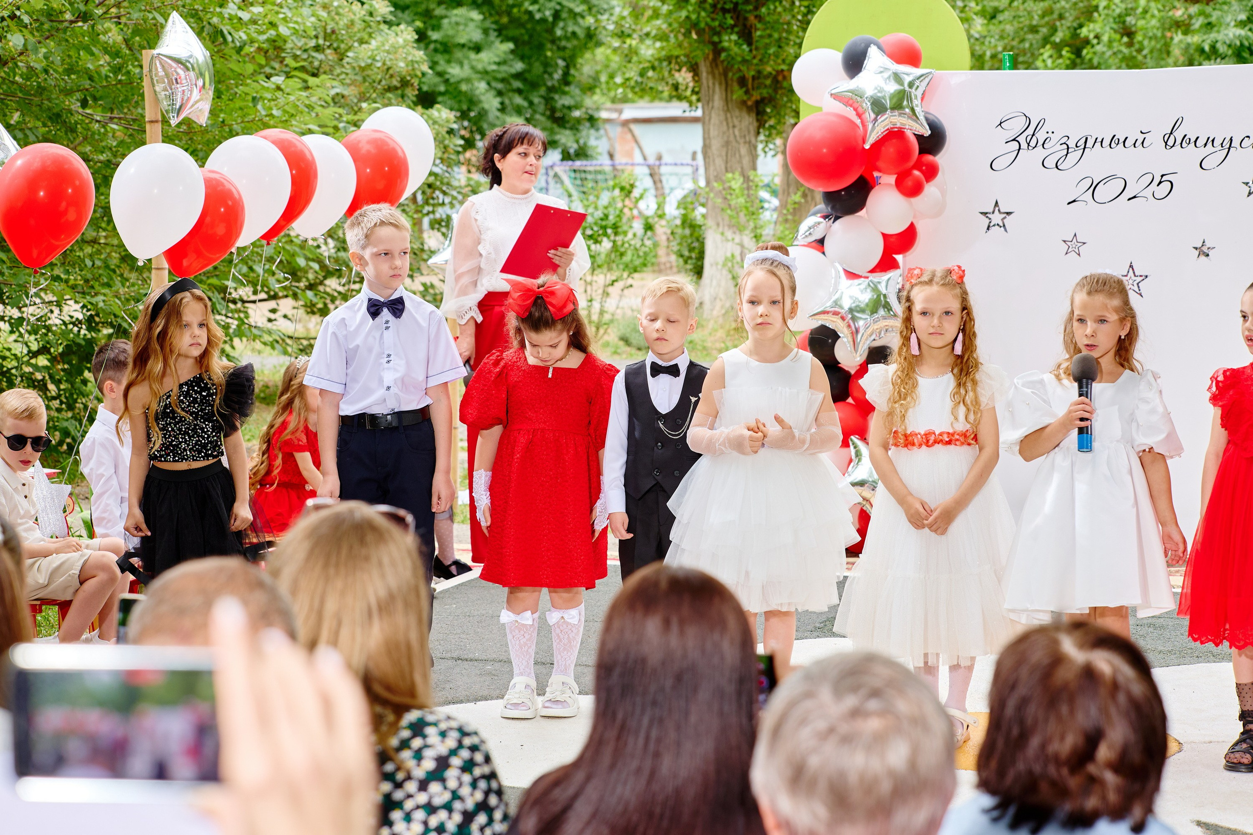 Выпускной 45 сад. Фотограф Выпускные альбомы Таганрог Сергей Коробченко