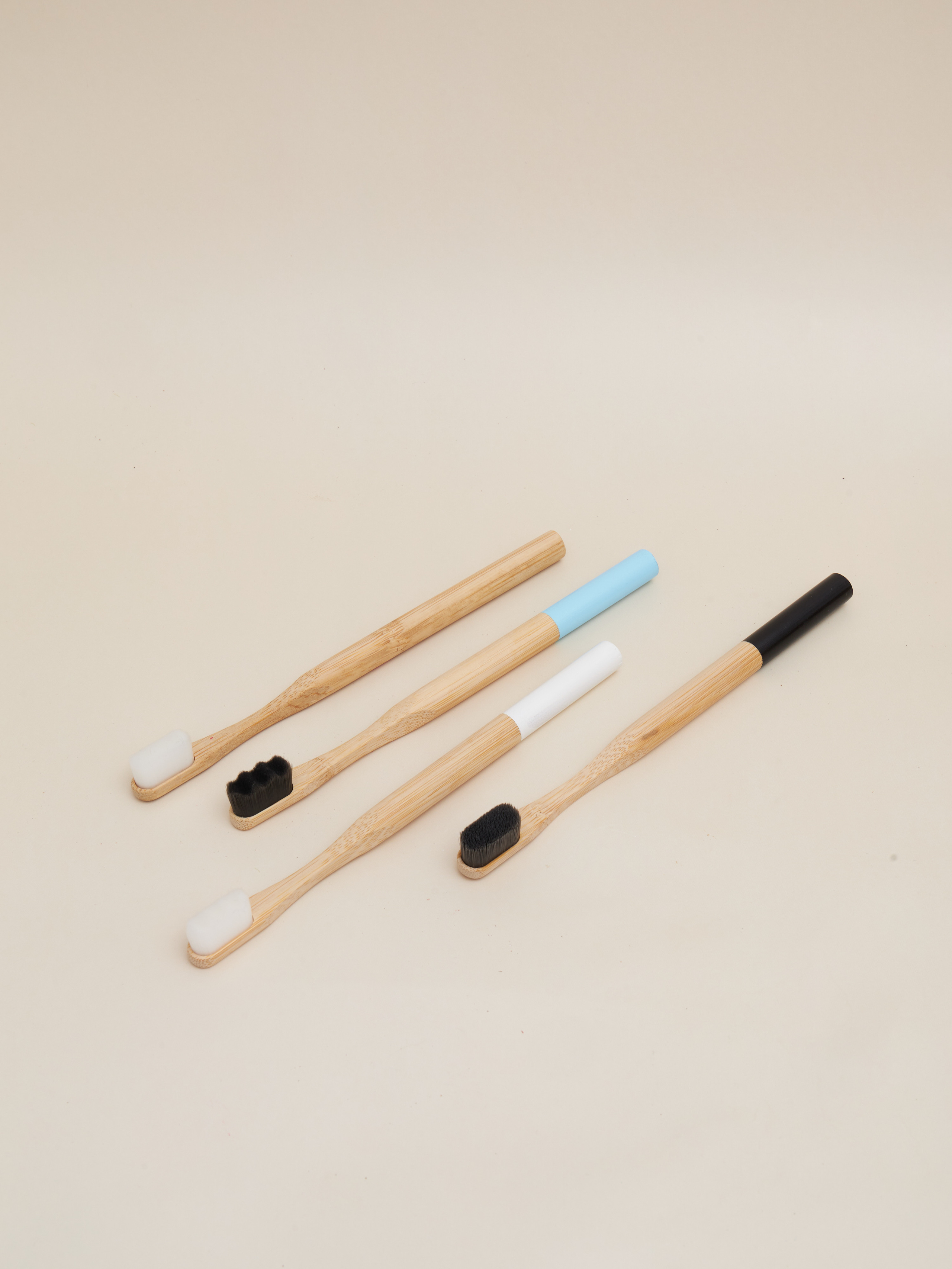 Зубные щетки. Fashion фотограф в Москве Алиса Деко